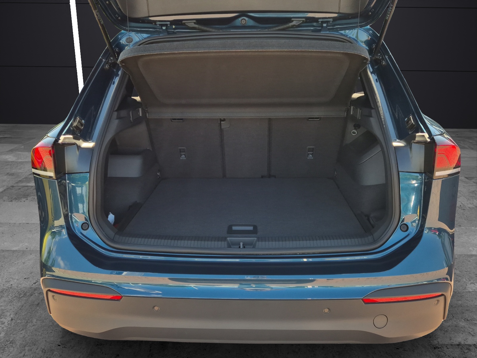 Fahrzeugabbildung Volkswagen Tiguan Life TSI AHZV LED NAVI DAB ACC