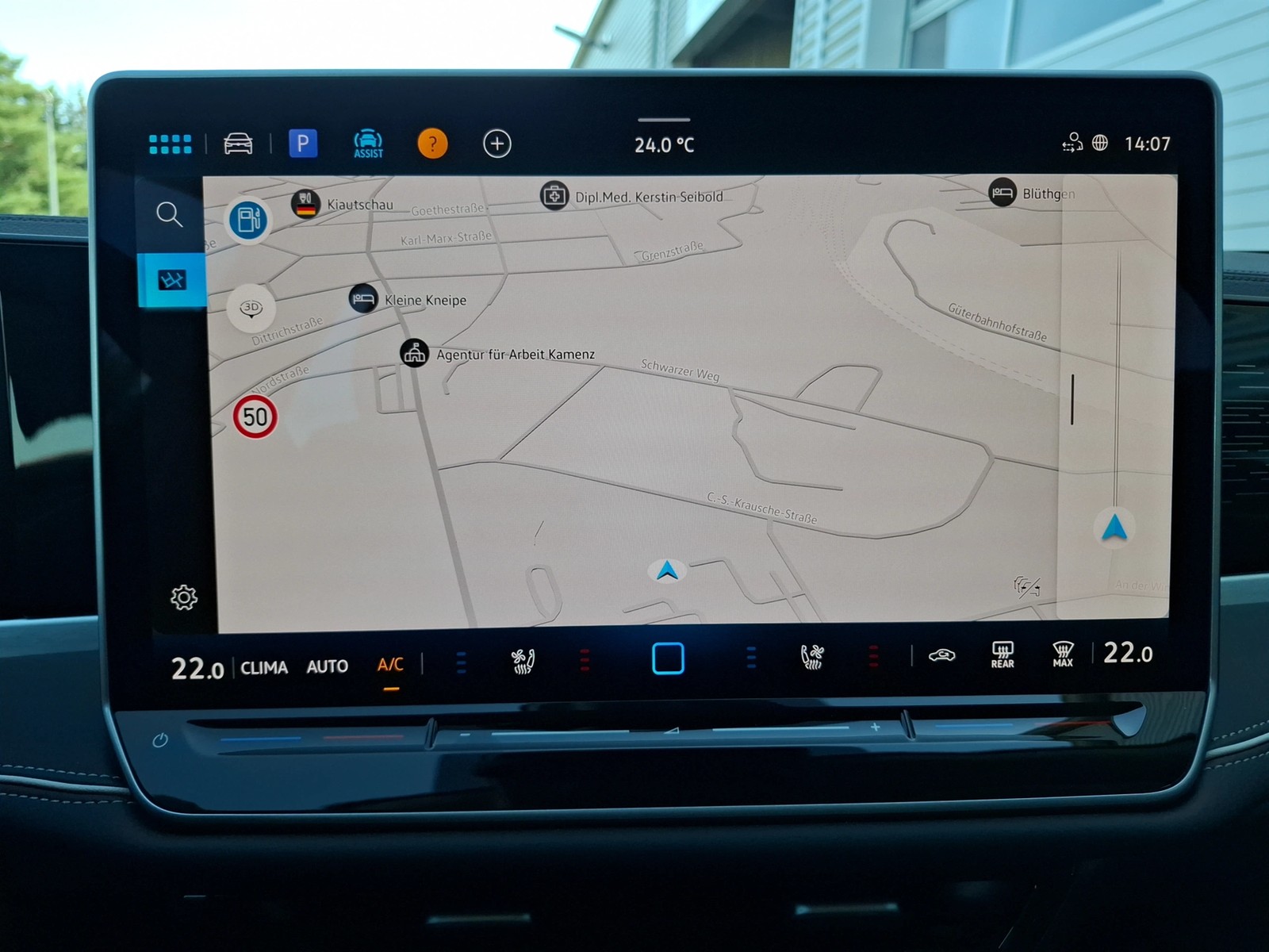 Fahrzeugabbildung Volkswagen Passat Variant eTSI Elegance DSG Matrix AHK Navi AID HUD ACC RFK SH