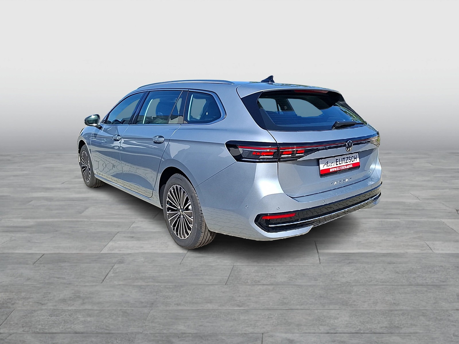 Fahrzeugabbildung Volkswagen Passat Variant eTSI Elegance DSG Matrix AHK Navi AID HUD ACC RFK SH