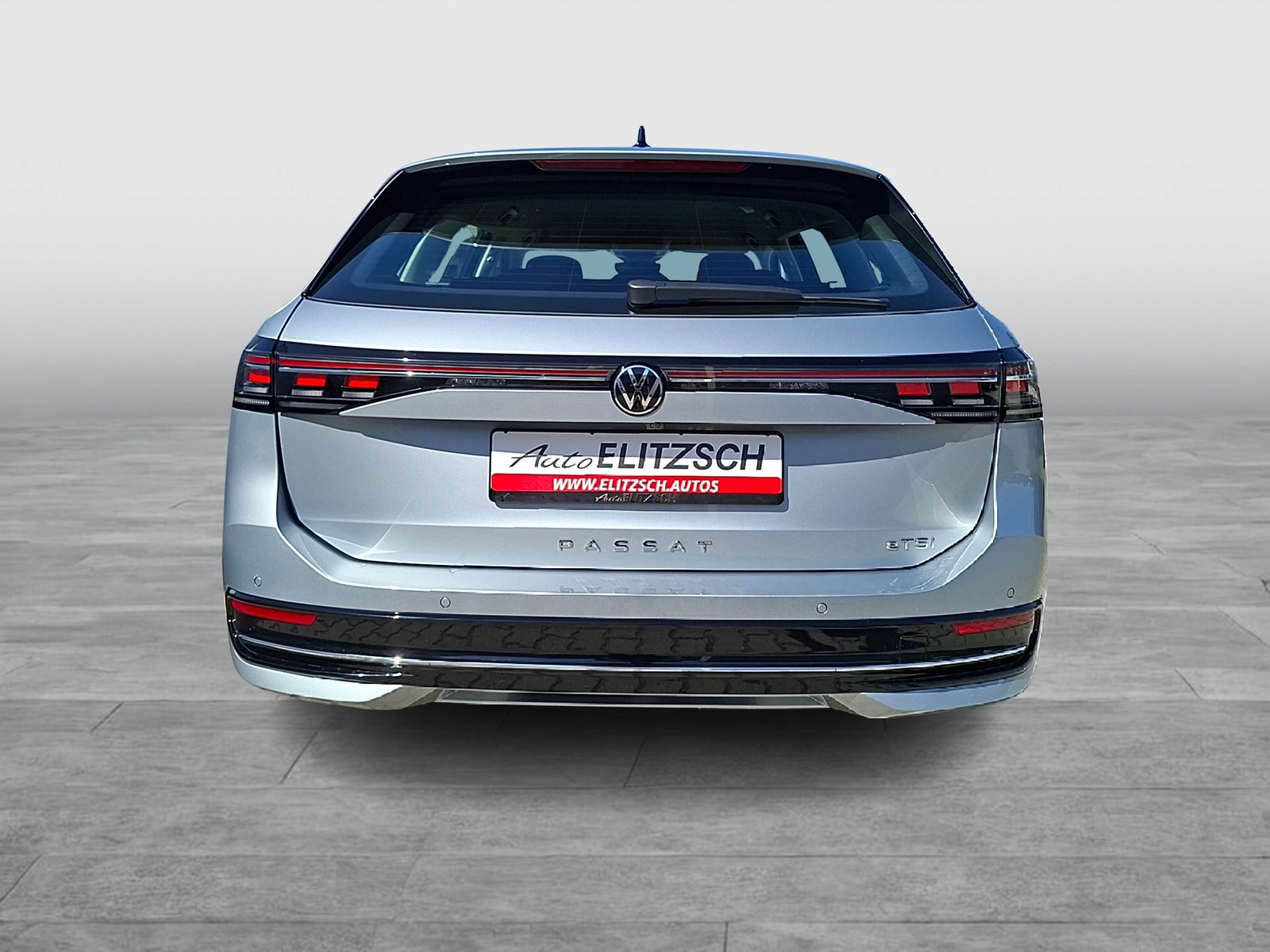 Fahrzeugabbildung Volkswagen Passat Variant eTSI Elegance DSG Matrix AHK Navi AID HUD ACC RFK SH