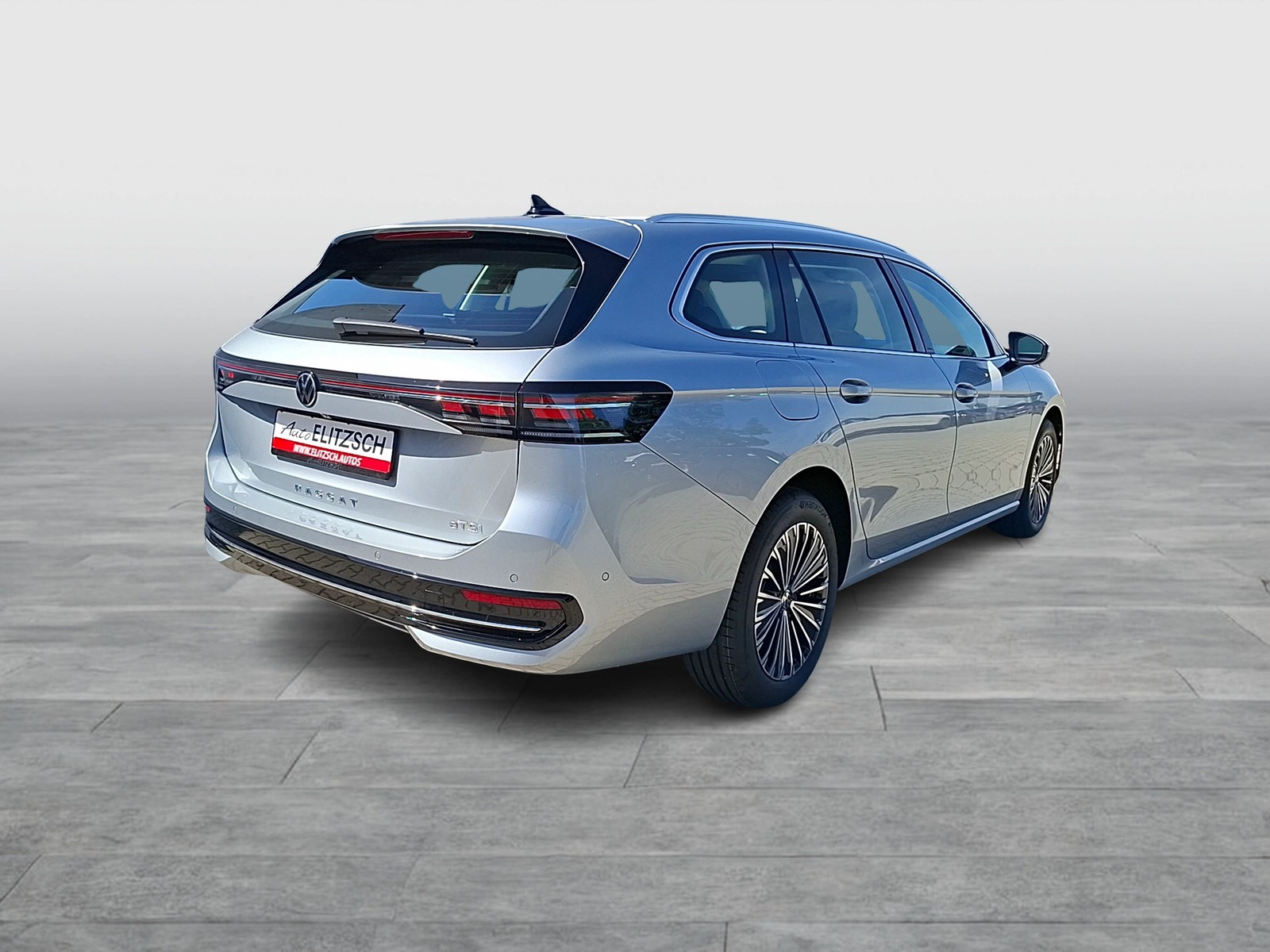 Fahrzeugabbildung Volkswagen Passat Variant eTSI Elegance DSG Matrix AHK Navi AID HUD ACC RFK SH