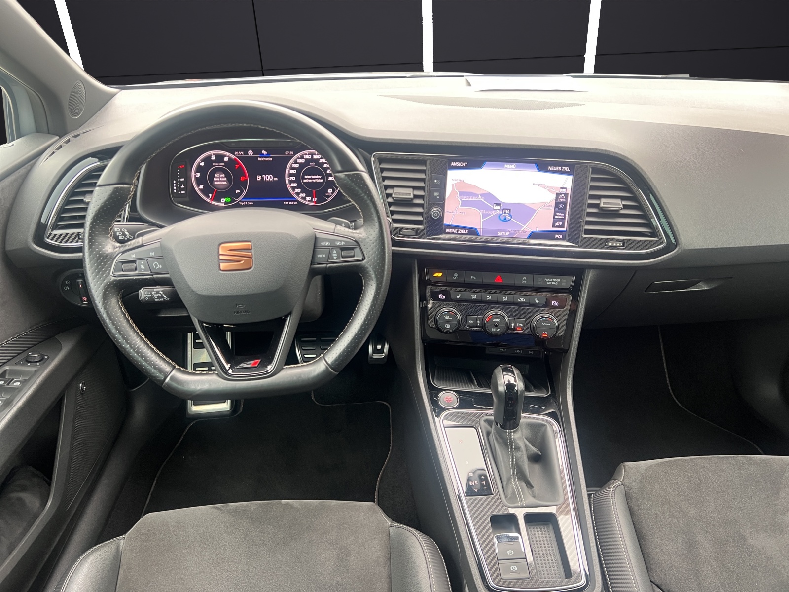 Fahrzeugabbildung CUPRA Leon ST 300 DSG 4Drive LED Navi VC ACC RFK Beats SHZ