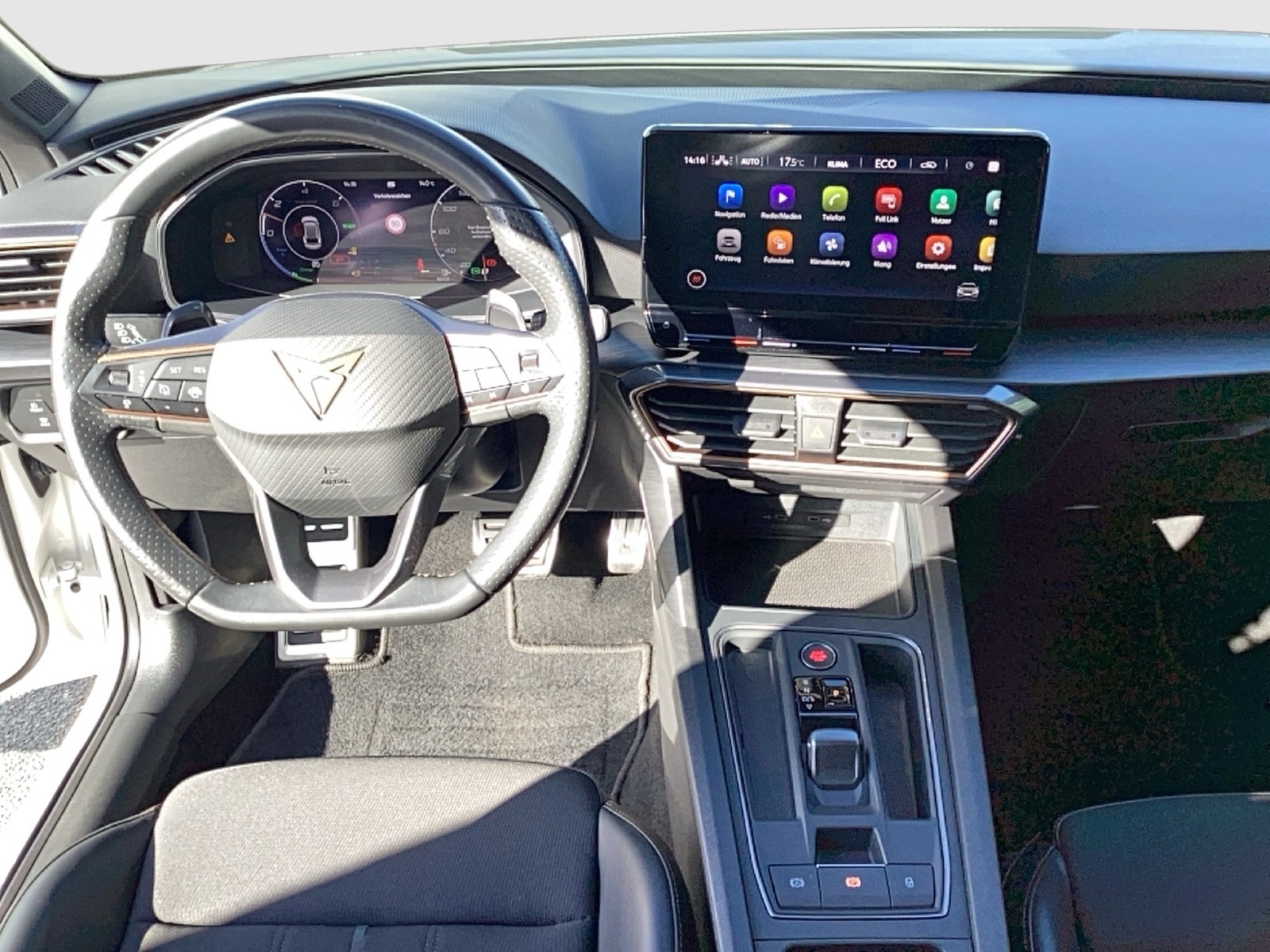 Fahrzeugabbildung CUPRA Leon ST e-Hybrid DSG LED ACC Navi ACC RFK SH 19