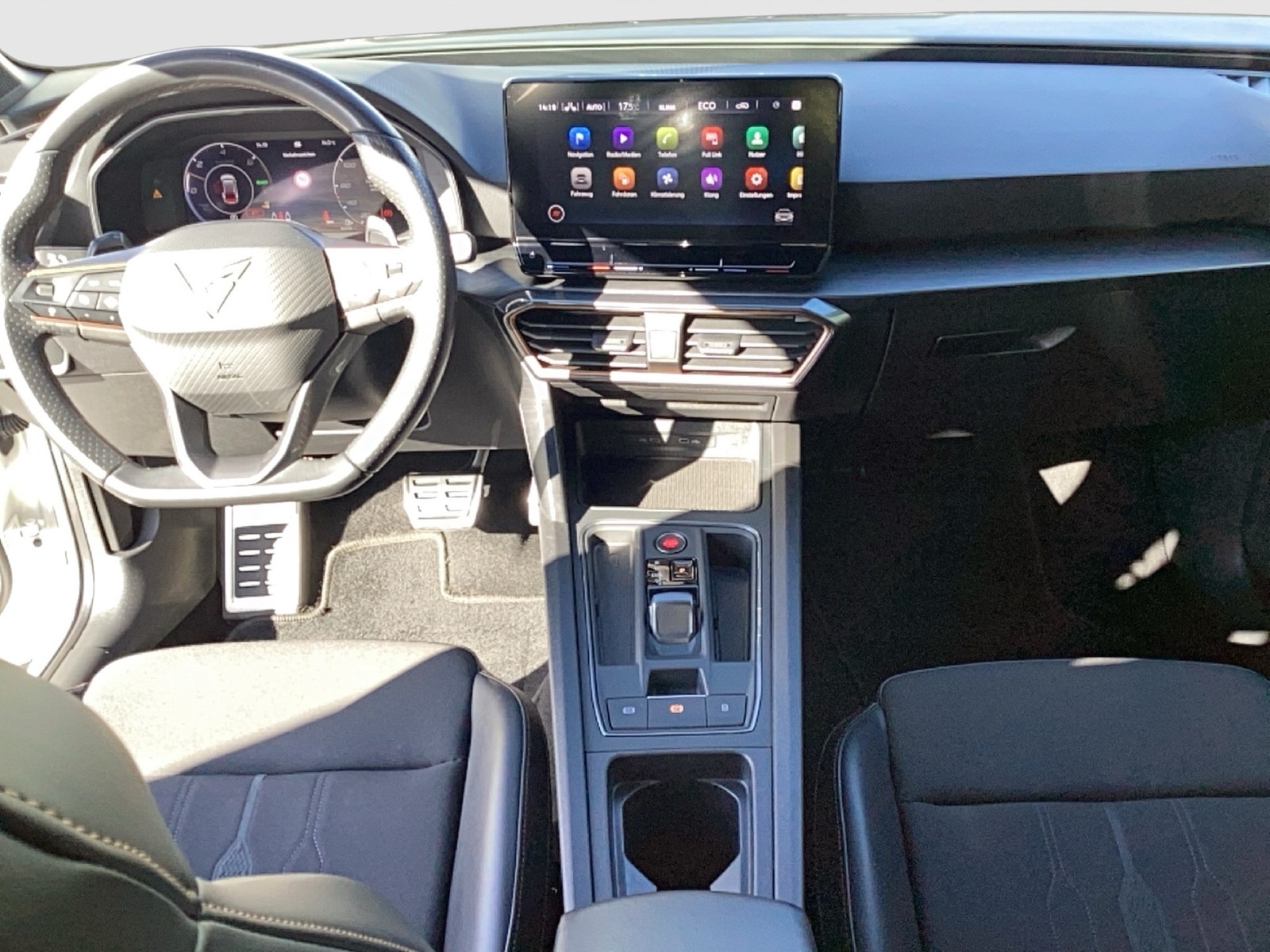 Fahrzeugabbildung CUPRA Leon ST e-Hybrid DSG LED ACC Navi ACC RFK SH 19