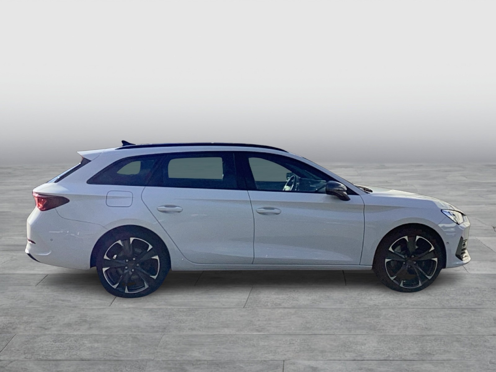 Fahrzeugabbildung CUPRA Leon ST e-Hybrid DSG LED ACC Navi ACC RFK SH 19