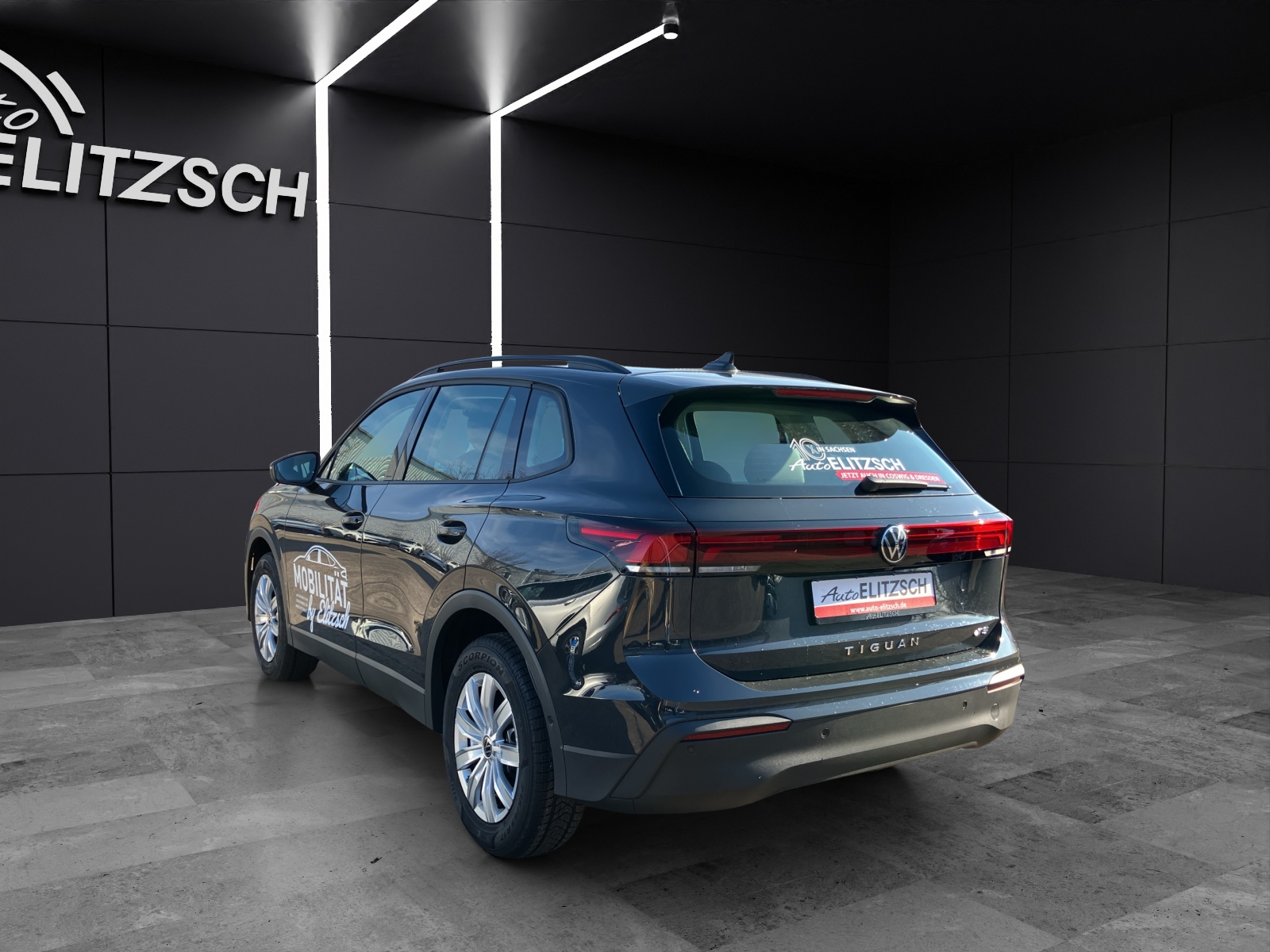 Fahrzeugabbildung Volkswagen Tiguan 1.5 e Life DSG LED ACC RearView Ambiente Navi