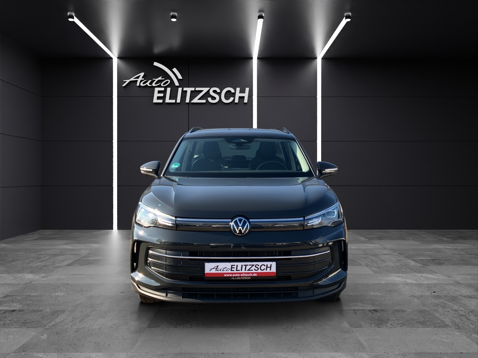 Fahrzeugabbildung Volkswagen Tiguan 1.5 e Life DSG LED ACC RearView Ambiente Navi