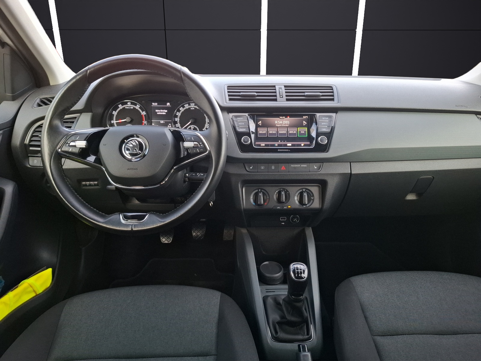 Fahrzeugabbildung SKODA Fabia 1.0 Active Cool-Plus Klima DAB PDC SH