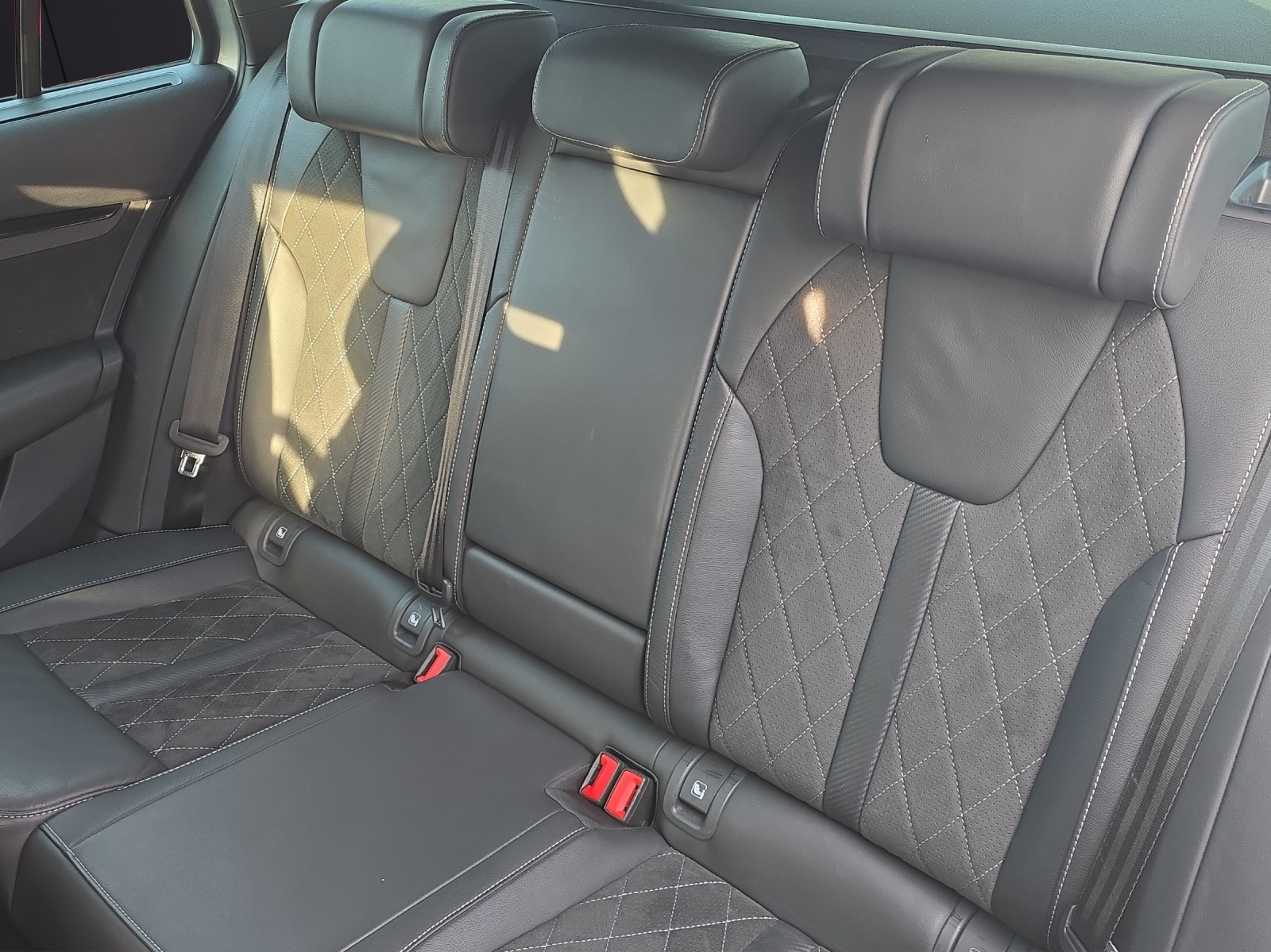 Fahrzeugabbildung SKODA Octavia Combi RS Plus 4x4 2.0 TDI DSG AHZ PANO NAVI KAMERA