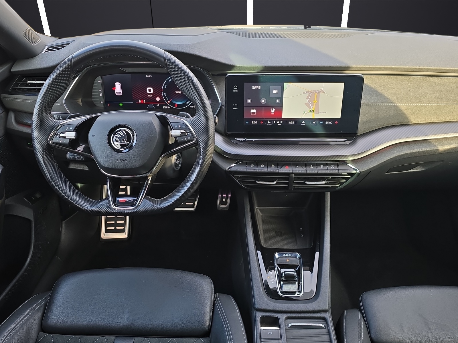 Fahrzeugabbildung SKODA Octavia Combi RS Plus 4x4 2.0 TDI DSG AHZ PANO NAVI KAMERA