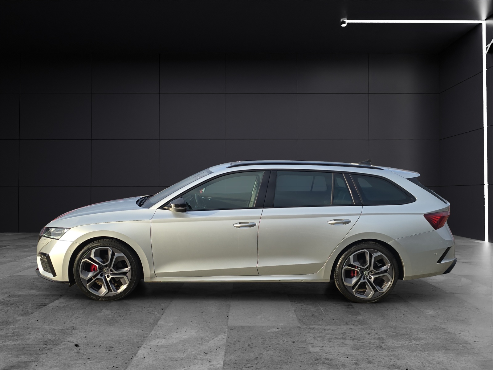 Fahrzeugabbildung SKODA Octavia Combi RS Plus 4x4 2.0 TDI DSG AHZ PANO NAVI KAMERA