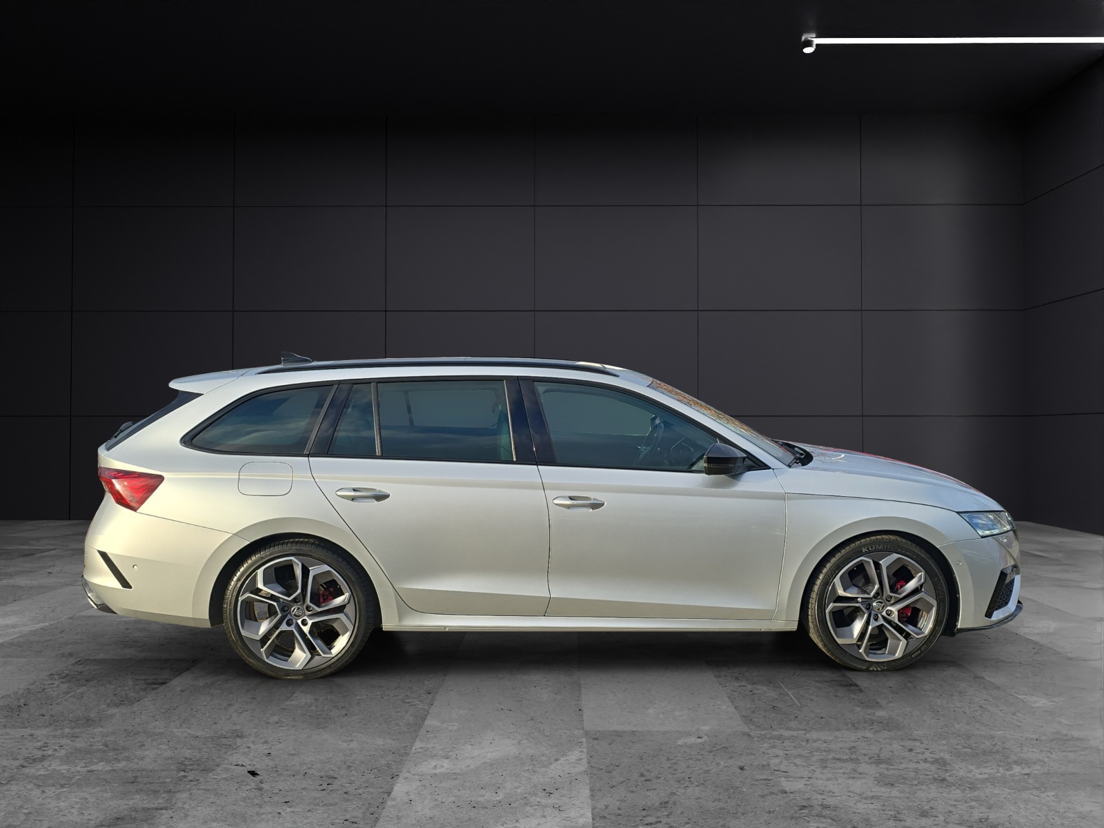 Fahrzeugabbildung SKODA Octavia Combi RS Plus 4x4 2.0 TDI DSG AHZ PANO NAVI KAMERA