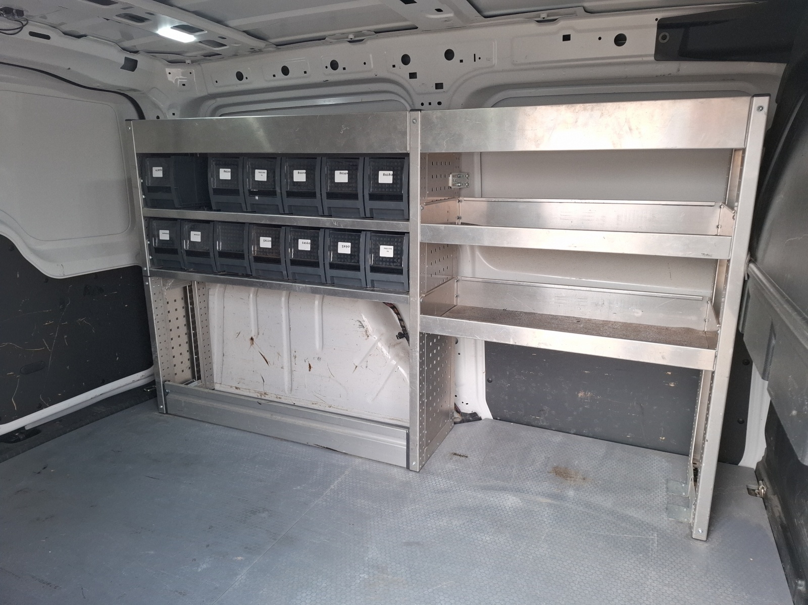 Fahrzeugabbildung Volkswagen Caddy Kasten TDI Maxi Basis AHK RFK SH