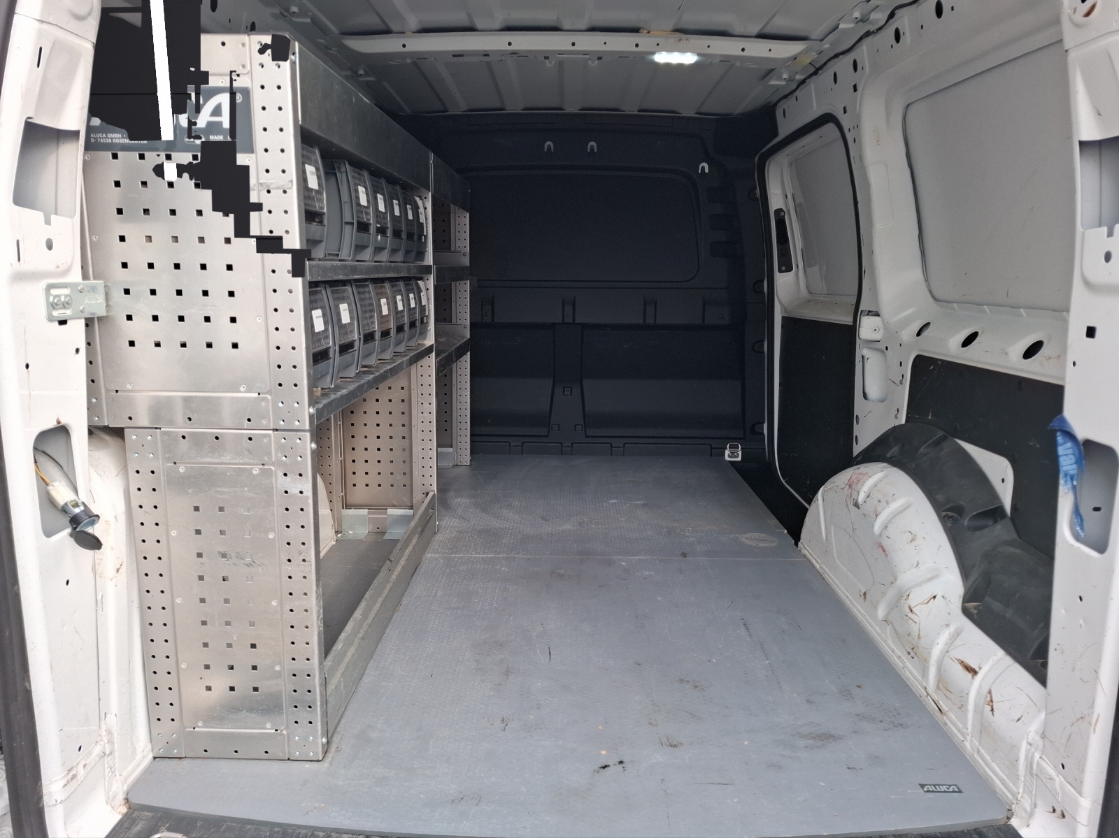 Fahrzeugabbildung Volkswagen Caddy Kasten TDI Maxi Basis AHK RFK SH