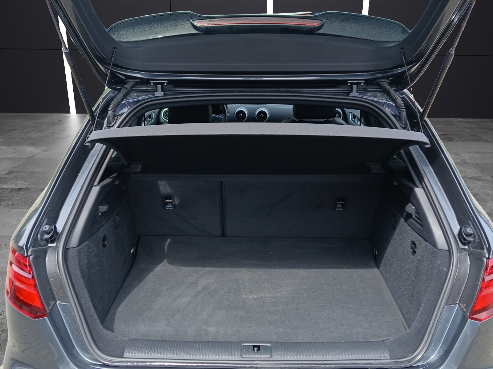 Fahrzeugabbildung Audi A3 Sportback 40 e-tron sport Matrix Navi ACC RFK VC SH