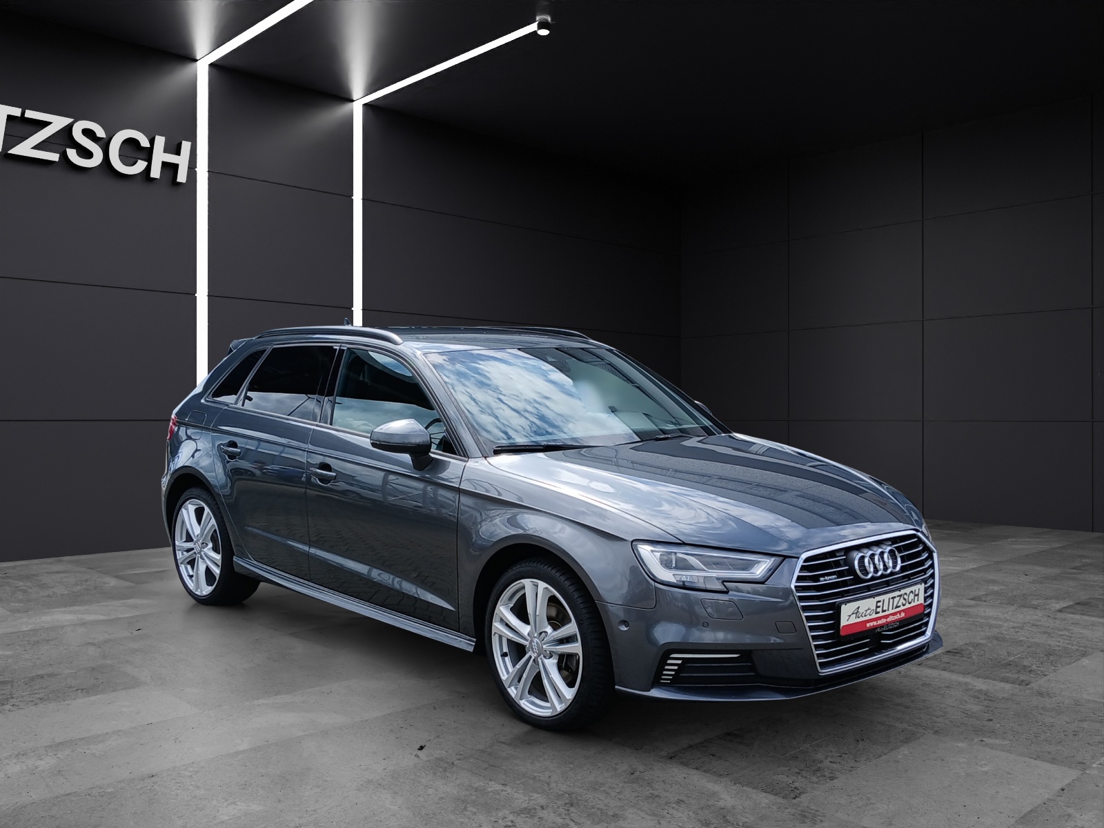 Fahrzeugabbildung Audi A3 Sportback 40 e-tron sport Matrix Navi ACC RFK VC SH