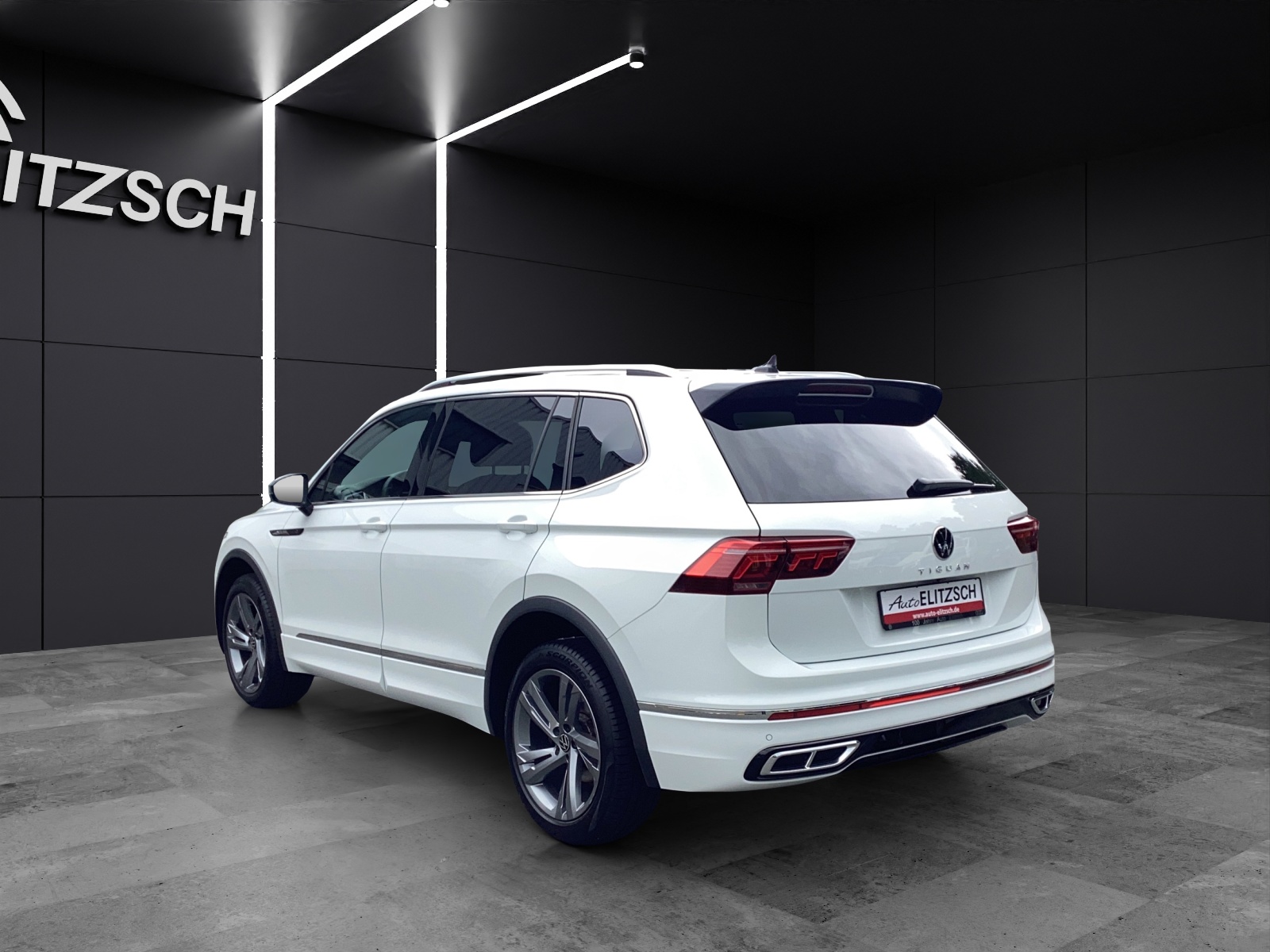 Fahrzeugabbildung Volkswagen Tiguan Allspace R-Line 4M TDI DSG IQ.Light ACC AHK STH SH HuD RearView Navi