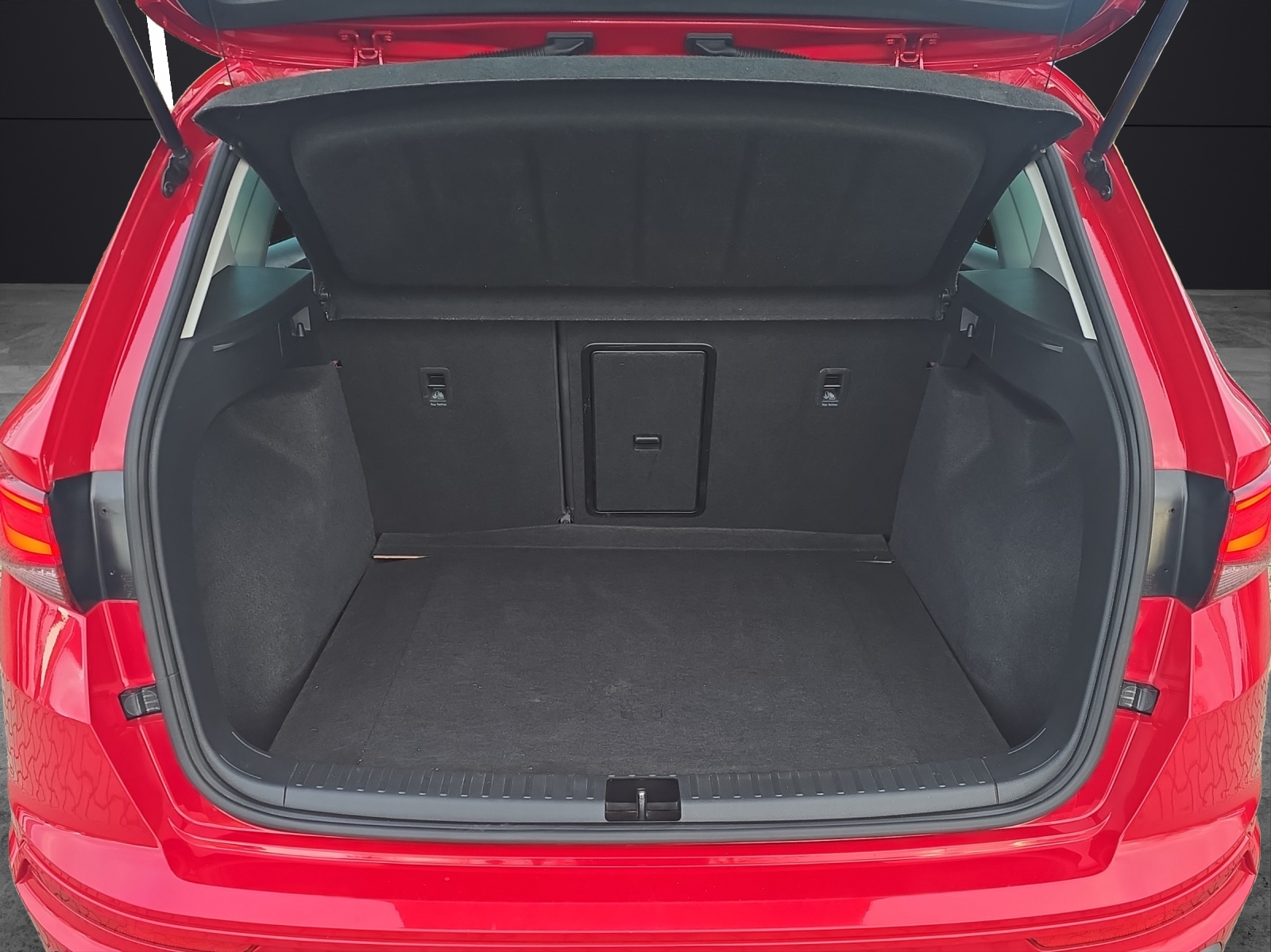 Fahrzeugabbildung SEAT Ateca FR 2.0 TSI 4Drive DSG AHZ KAMERA LED