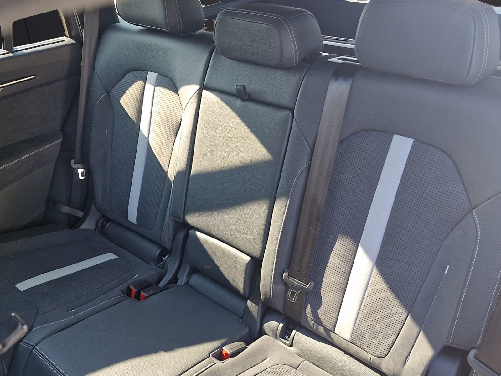 Fahrzeugabbildung SKODA Kodiaq 4x4 Sportline Matrix Navi ACC AHK STHZ SHZ DCC