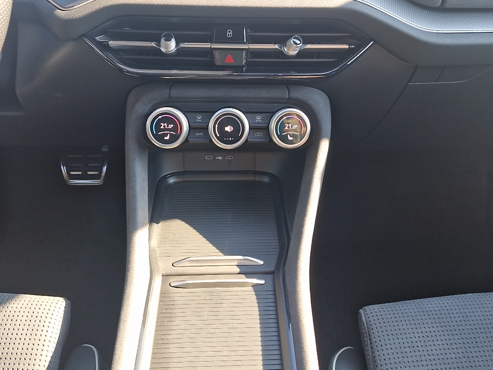 Fahrzeugabbildung SKODA Kodiaq 4x4 Sportline Matrix Navi ACC AHK STHZ SHZ DCC