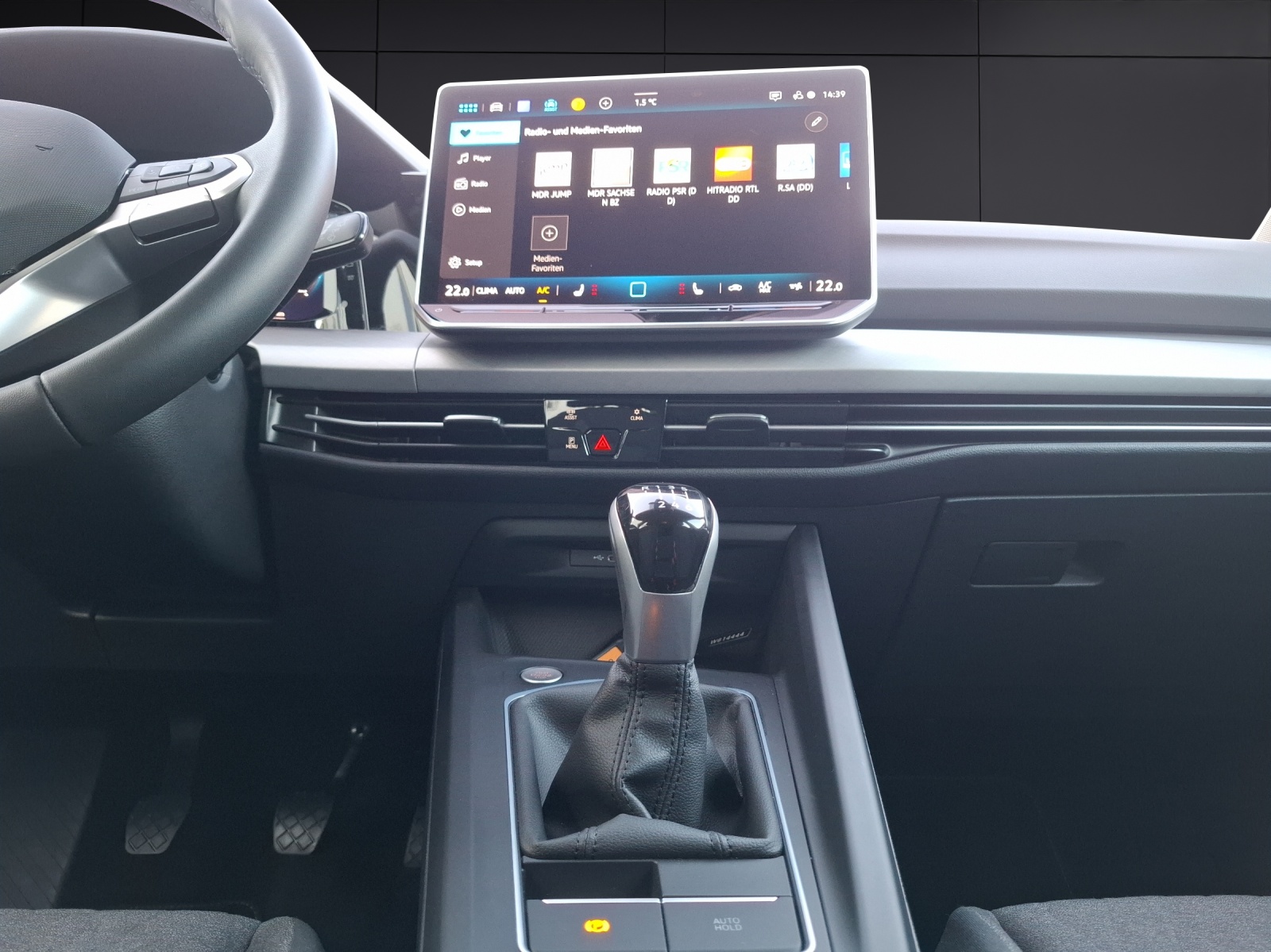 Fahrzeugabbildung Volkswagen Golf VIII Variant TSI Life LED AID ACC PDC SH LM