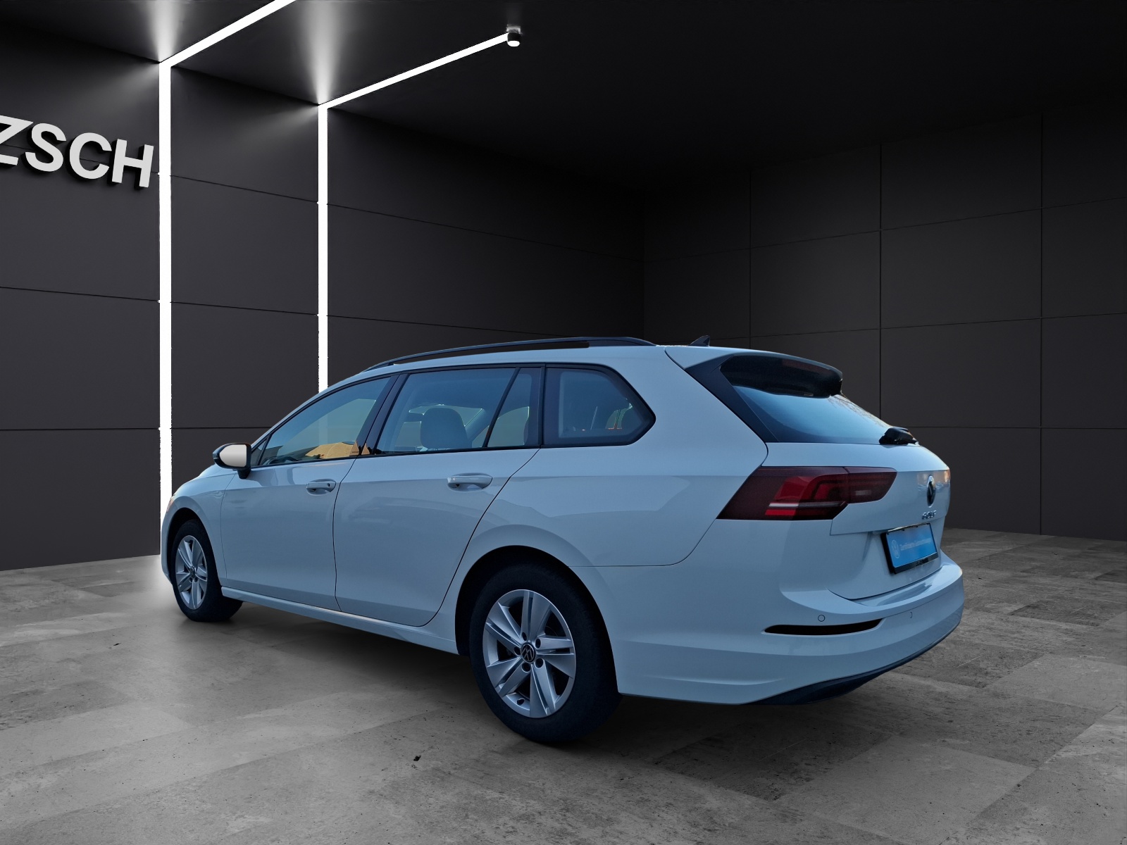 Fahrzeugabbildung Volkswagen Golf VIII Variant TSI Life LED AID ACC PDC SH LM