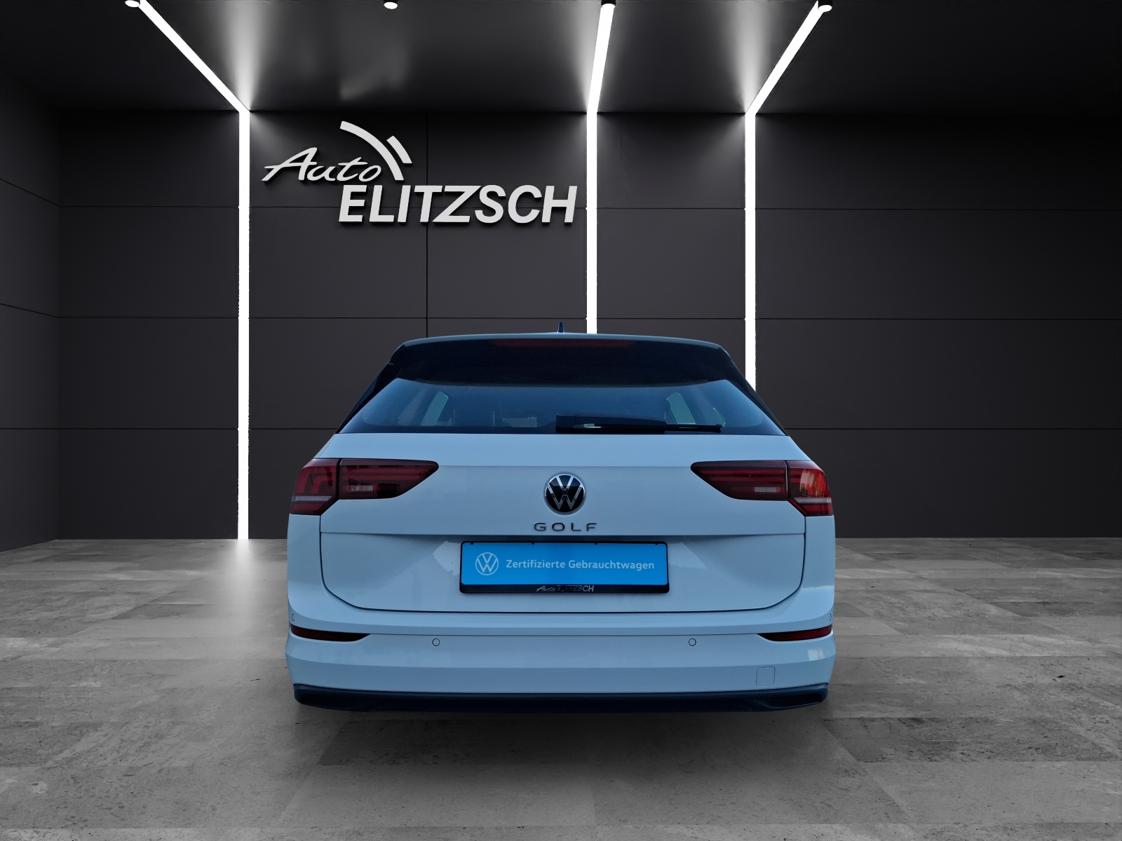 Fahrzeugabbildung Volkswagen Golf VIII Variant TSI Life LED AID ACC PDC SH LM