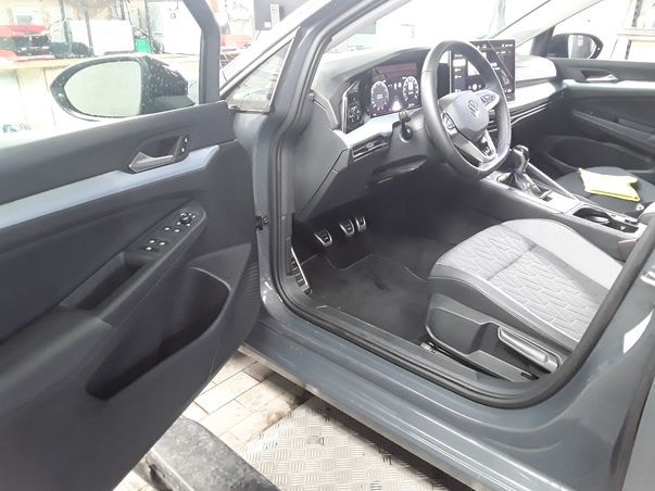 Fahrzeugabbildung Volkswagen Golf VIII Variant TSI Goal LED AHK CarPlay AID ACC PDC SH