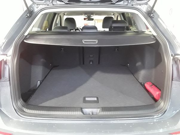 Fahrzeugabbildung Volkswagen Golf VIII Variant TSI Goal LED AHK CarPlay AID ACC PDC SH