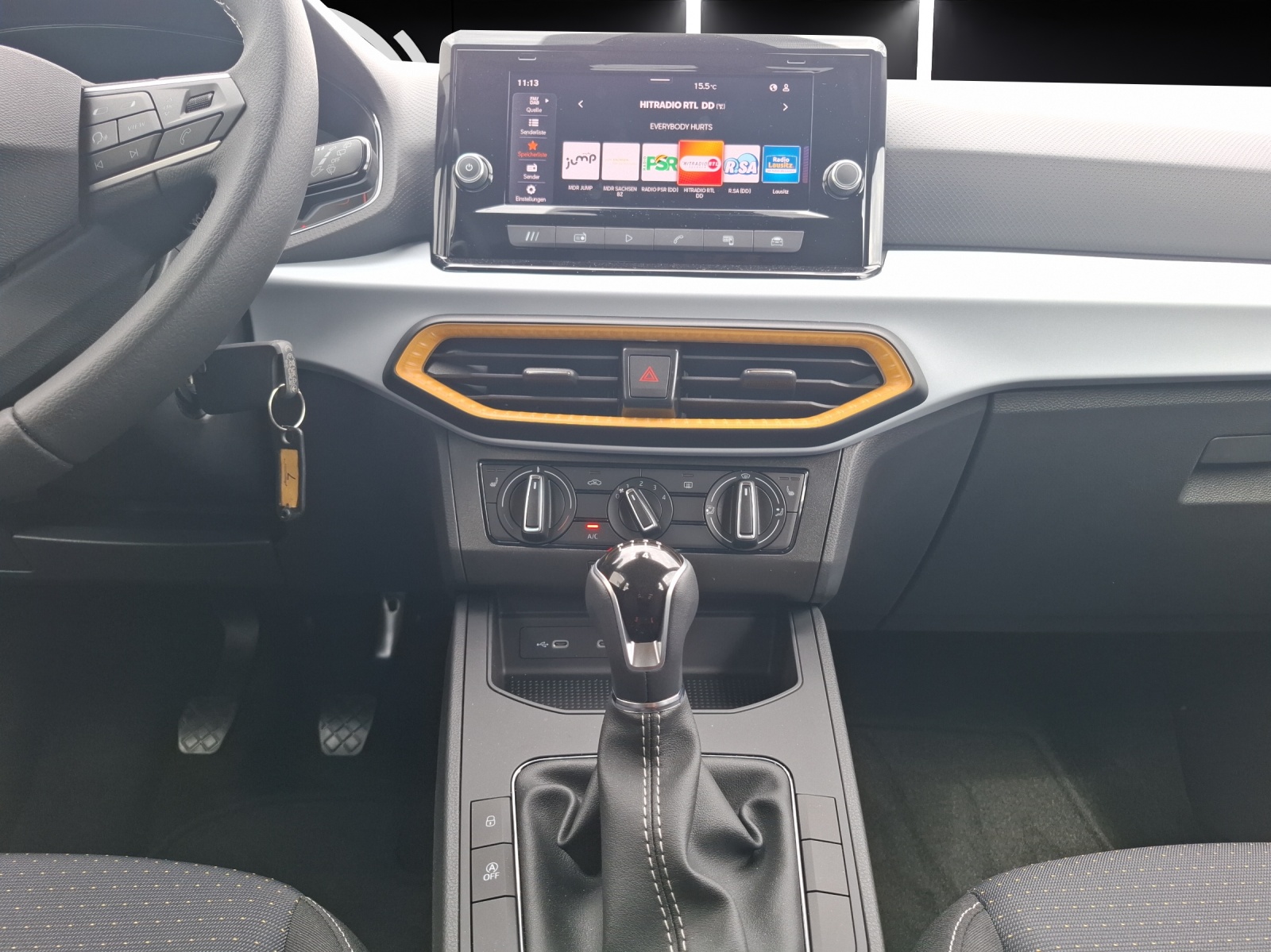 Fahrzeugabbildung SEAT Ibiza TSI Style LED AppConnect GRA VC PDC SHZ Klima LM