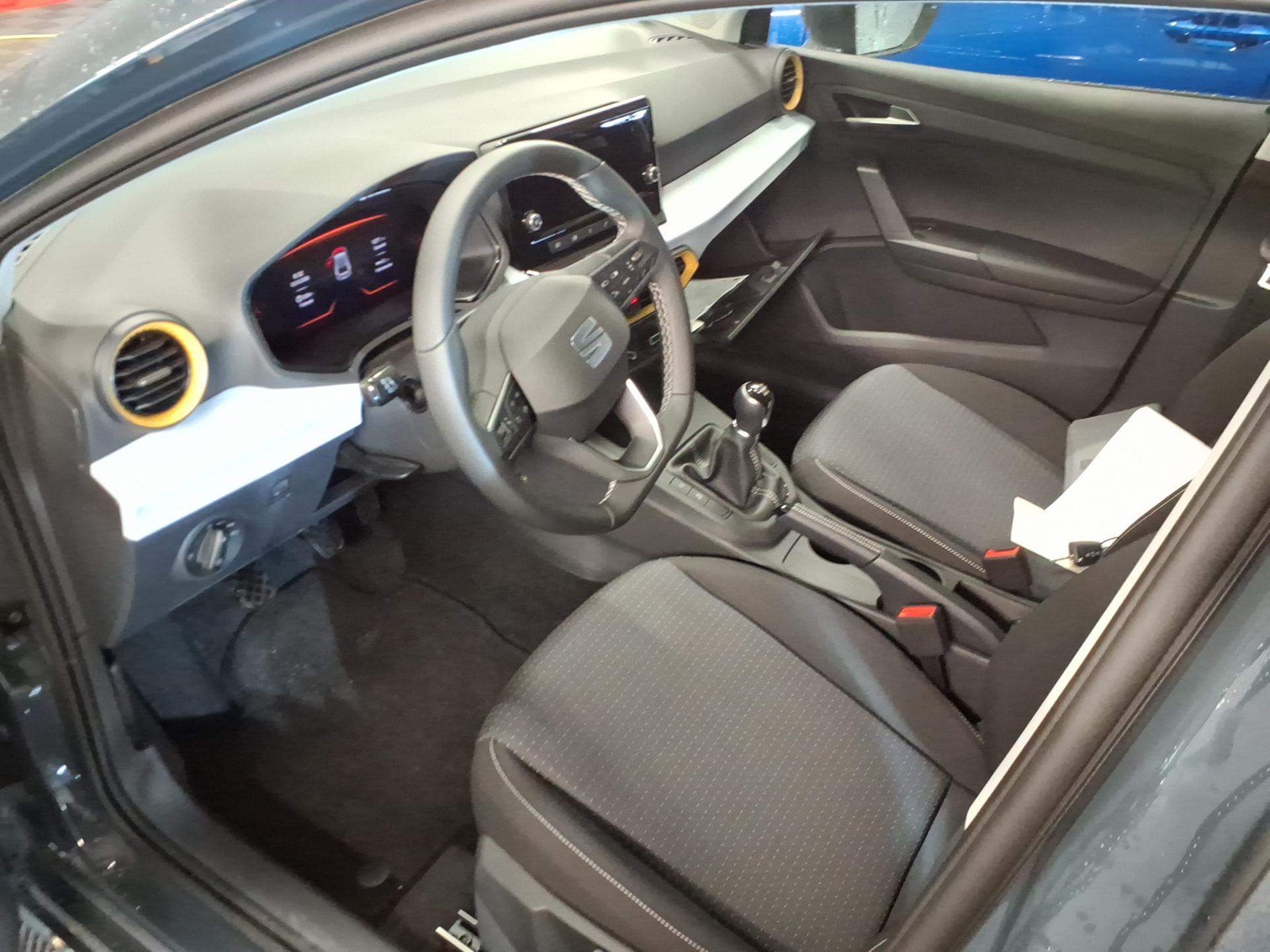 Fahrzeugabbildung SEAT Ibiza TSI Style LED App Connect GRA PDC SH Klima LM