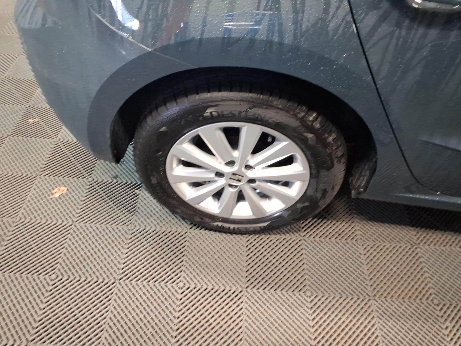 Fahrzeugabbildung SEAT Ibiza TSI Style LED App Connect GRA PDC SH Klima LM