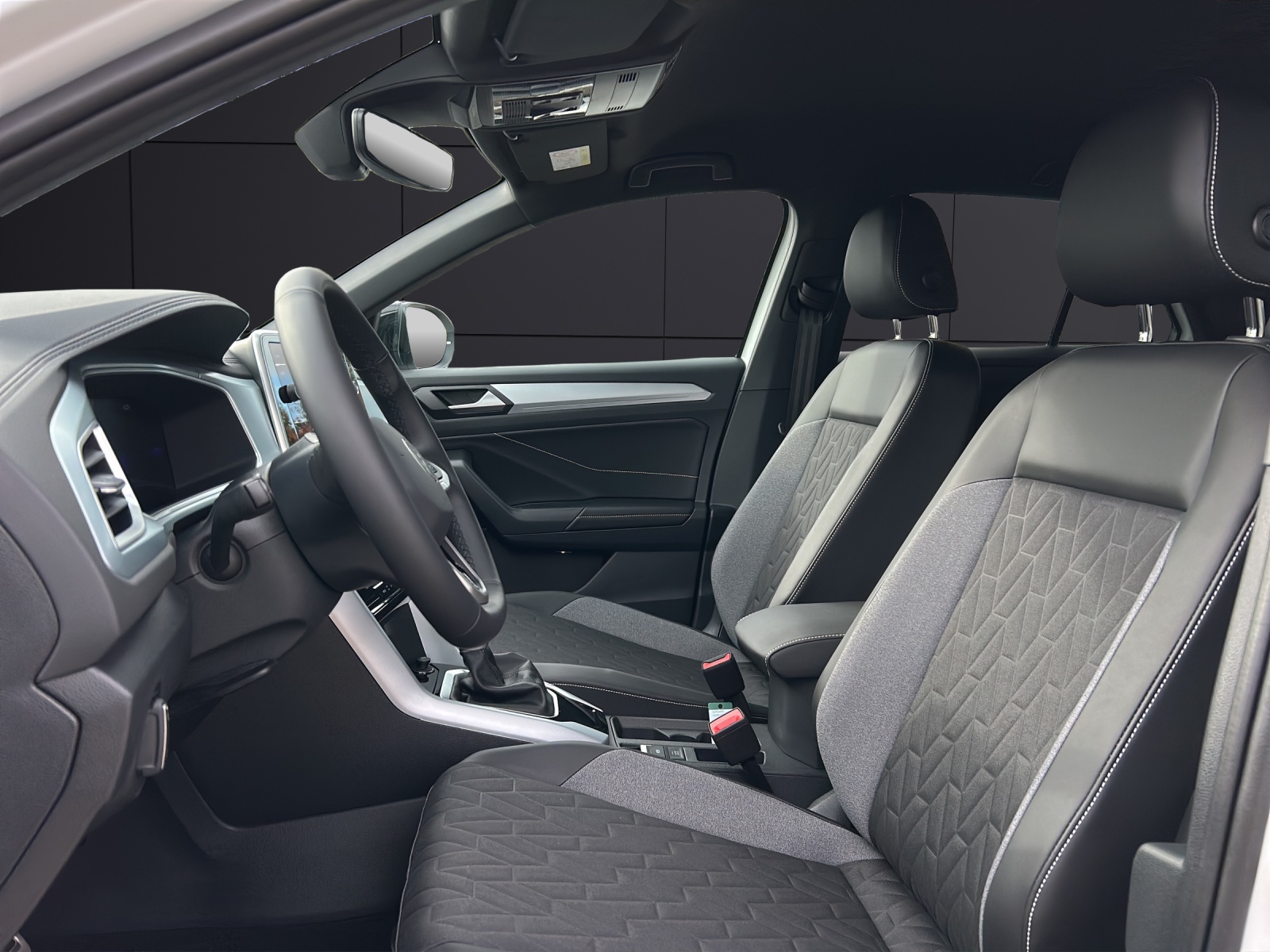 Fahrzeugabbildung Volkswagen T-Roc 1.5 l TSI DSG Goal