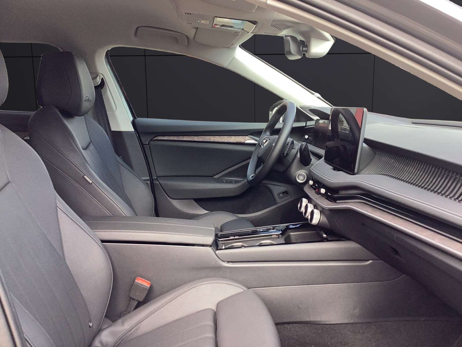 Fahrzeugabbildung SKODA Superb Combi 2.0 TDI DSG 4x4 L&K AHZV DCC ACC FAMILY