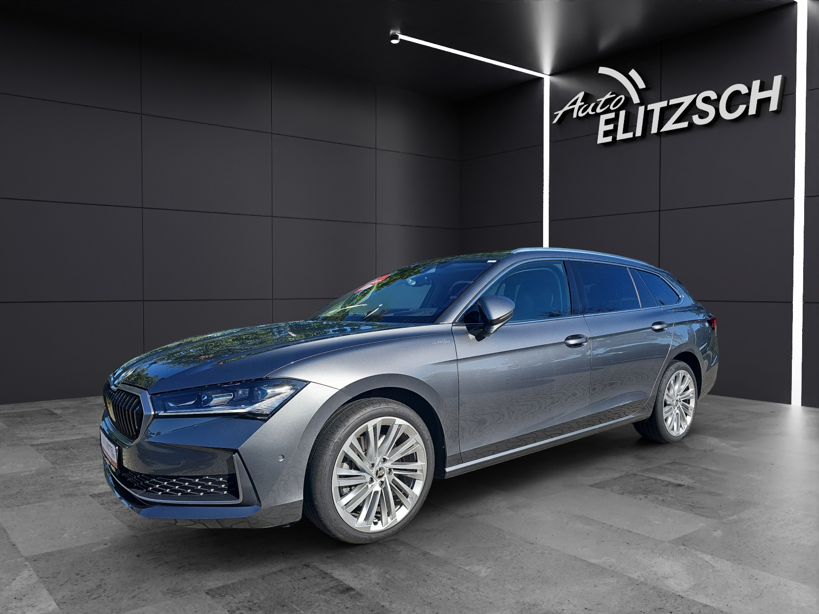 Fahrzeugabbildung SKODA Superb Combi 2.0 TDI DSG 4x4 L&K AHZV DCC ACC FAMILY