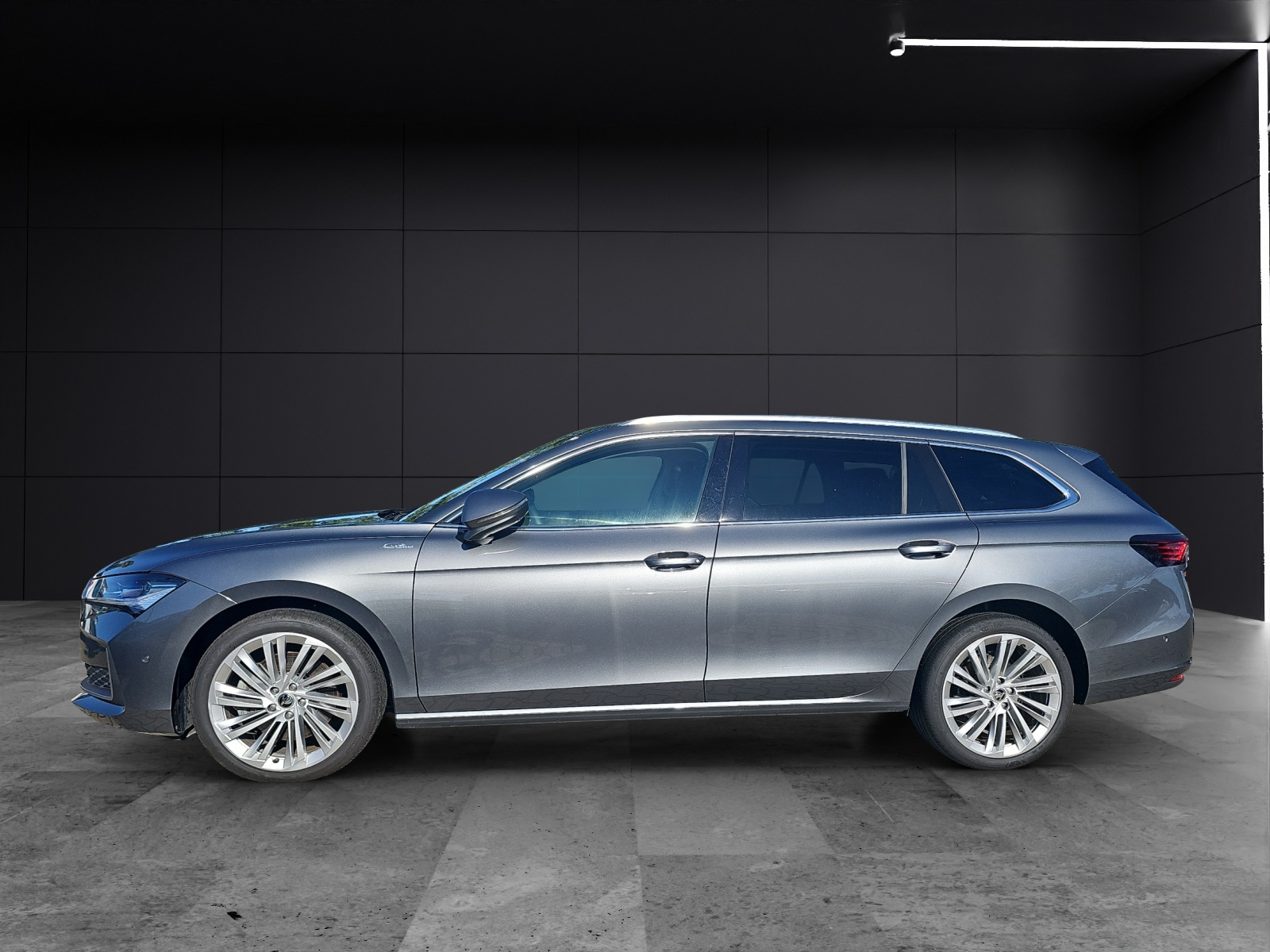 Fahrzeugabbildung SKODA Superb Combi 2.0 TDI DSG 4x4 L&K AHZV DCC ACC FAMILY