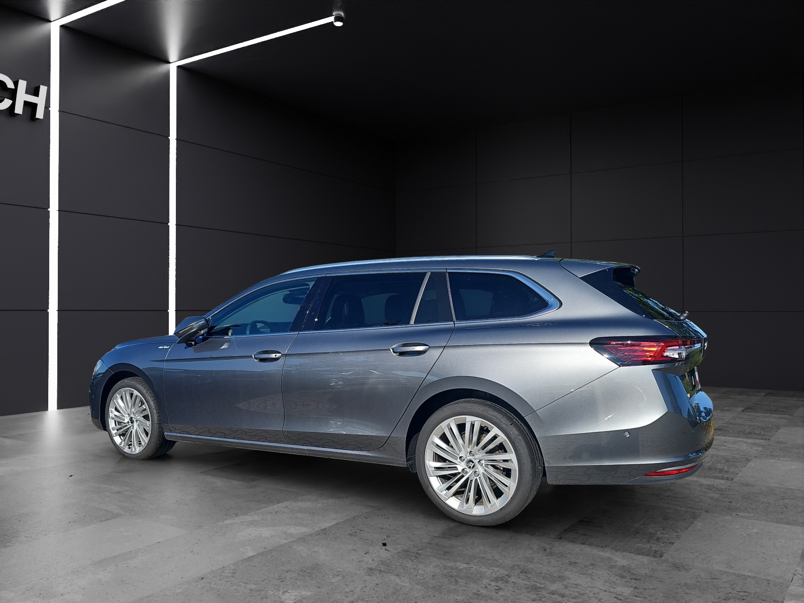 Fahrzeugabbildung SKODA Superb Combi 2.0 TDI DSG 4x4 L&K AHZV DCC ACC FAMILY