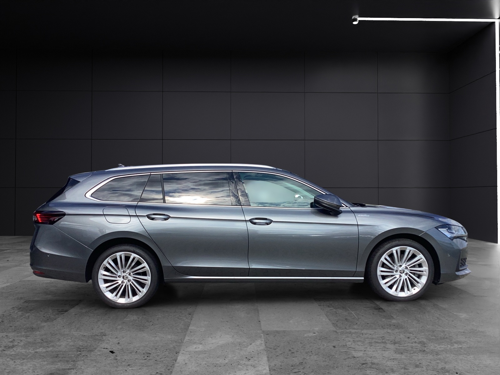 Fahrzeugabbildung SKODA Superb Combi 2.0 TDI DSG 4x4 L&K AHZV DCC ACC FAMILY