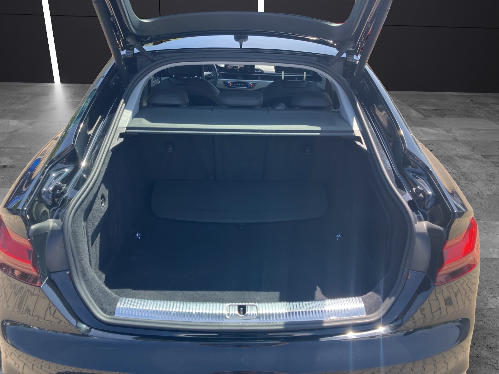Fahrzeugabbildung Audi A5 Sportback 50 TDI quattro S-line Matrix AHK Navi ACC RFK