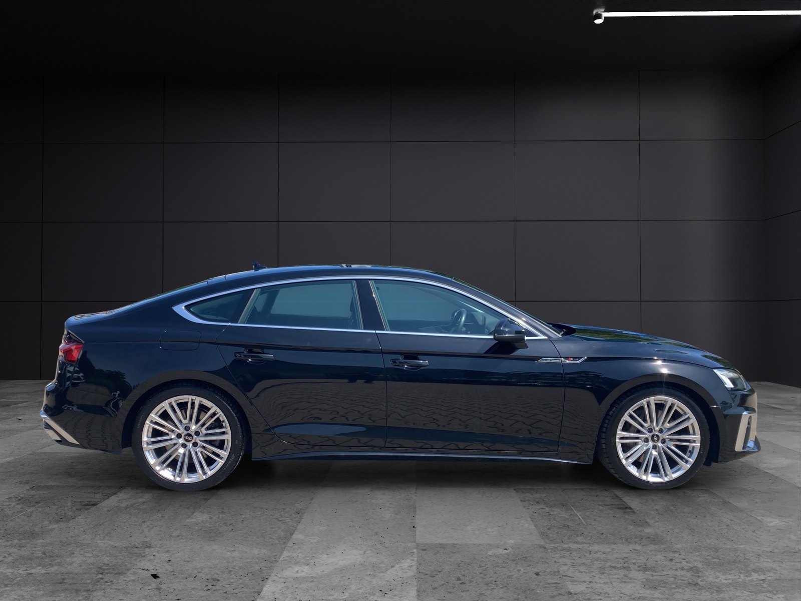 Fahrzeugabbildung Audi A5 Sportback 50 TDI quattro S-line Matrix AHK Navi ACC RFK