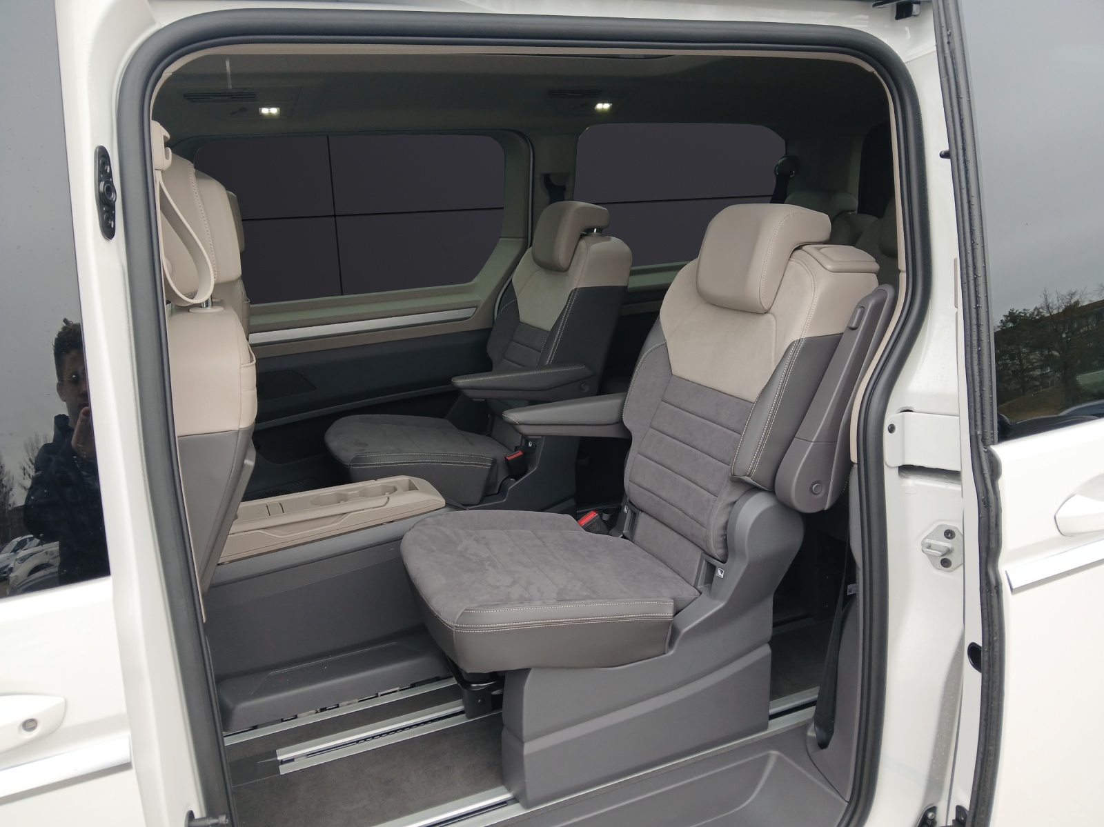 Fahrzeugabbildung Volkswagen T7 Multivan TSI LÜ Style ACC AHK LED RFK PARK ASS