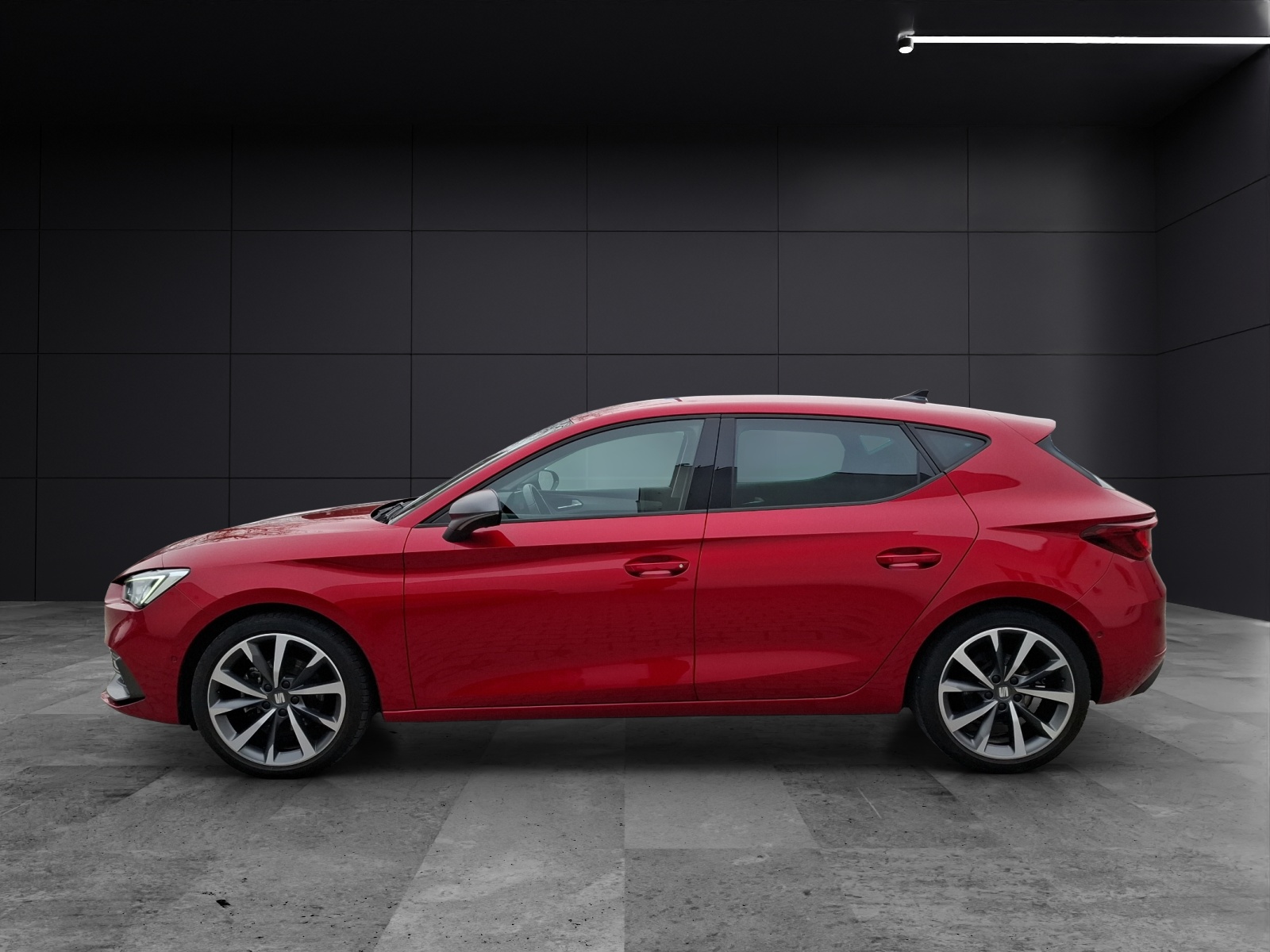 Fahrzeugabbildung SEAT Leon TSI FR LED Navi AID Beats ACC RFK SH 18