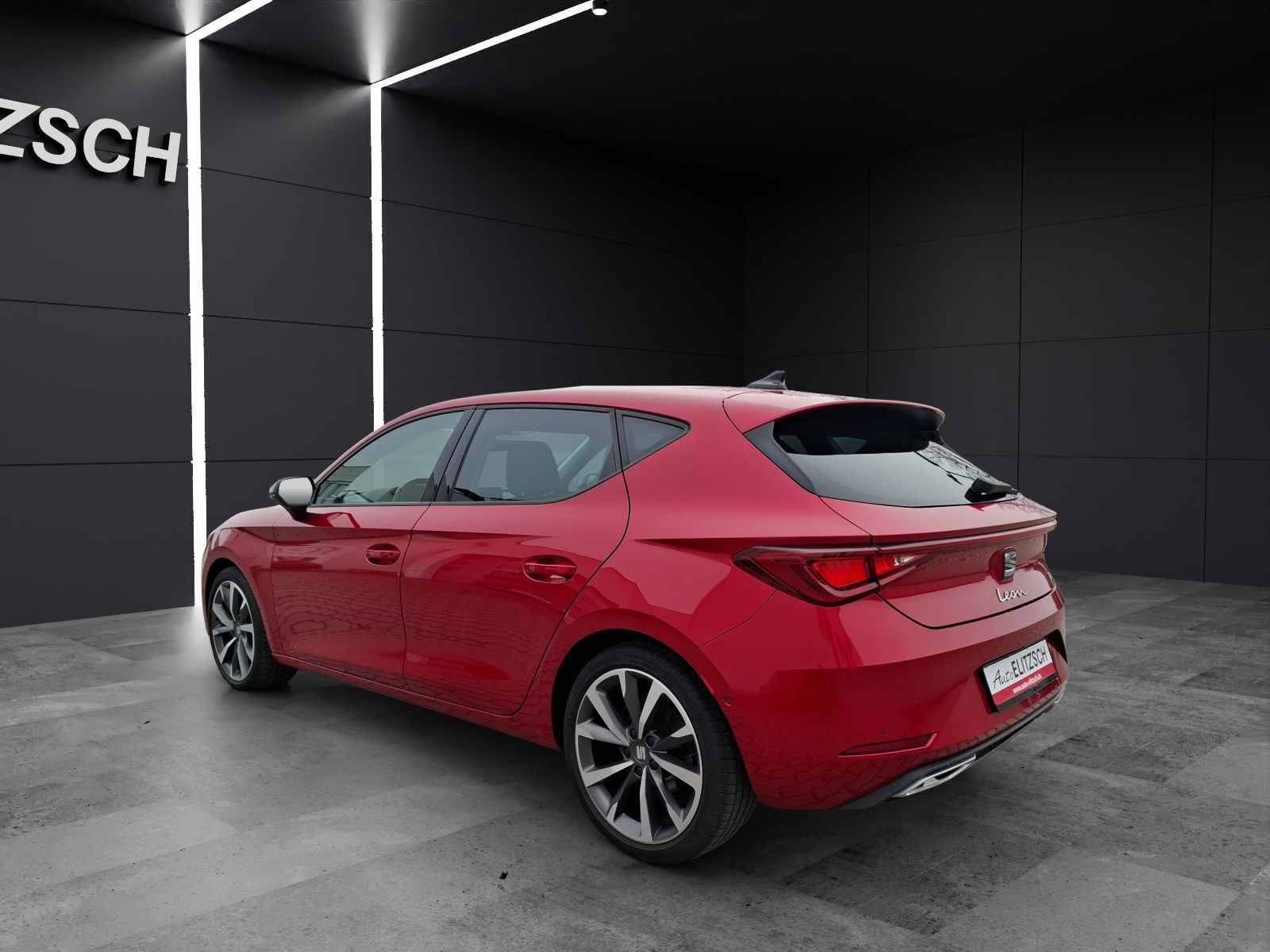 Fahrzeugabbildung SEAT Leon TSI FR LED Navi AID Beats ACC RFK SH 18