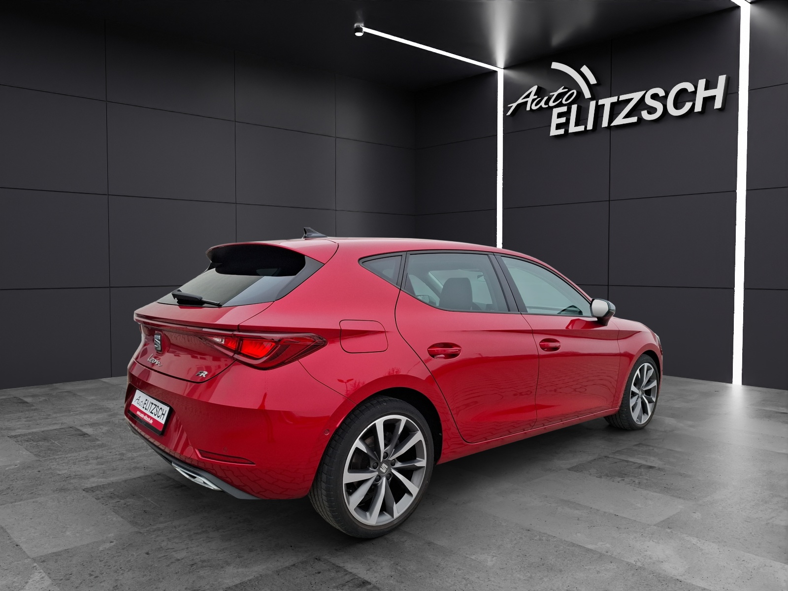 Fahrzeugabbildung SEAT Leon TSI FR LED Navi AID Beats ACC RFK SH 18