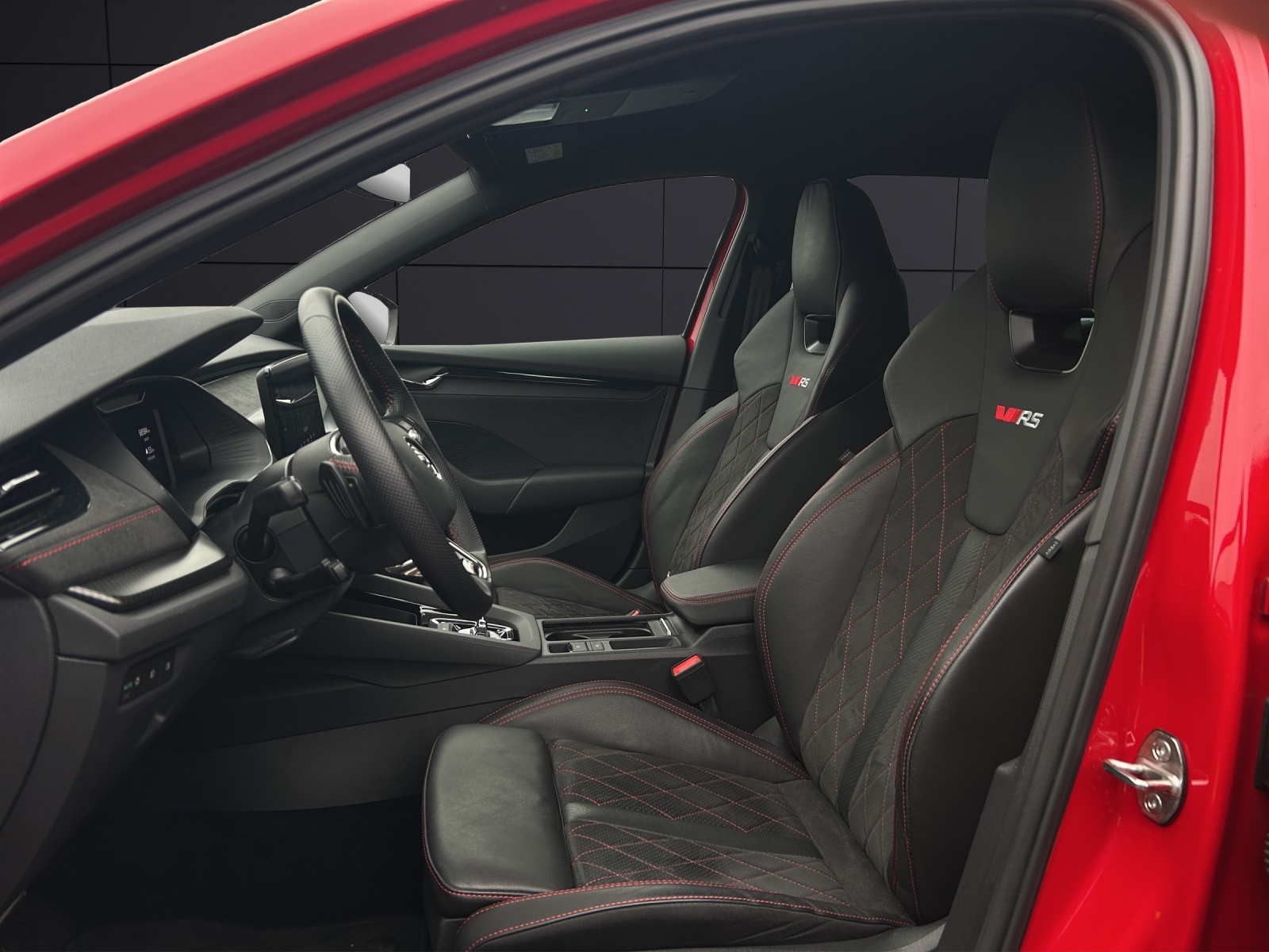 Fahrzeugabbildung SKODA Octavia Combi TDI RS DSG Matrix Navi HUD ACC RFK SH 19