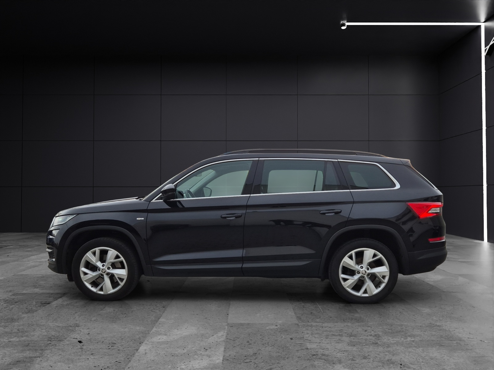 Fahrzeugabbildung SKODA Kodiaq TSI Soleil DSG 4x4 Standhzg. Navi ACC RFK SH 19