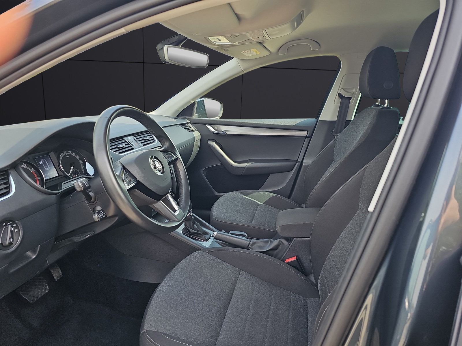 Fahrzeugabbildung SKODA Octavia Combi 1.5TSI DSG Soleil LED Climatronic PDC SHZ