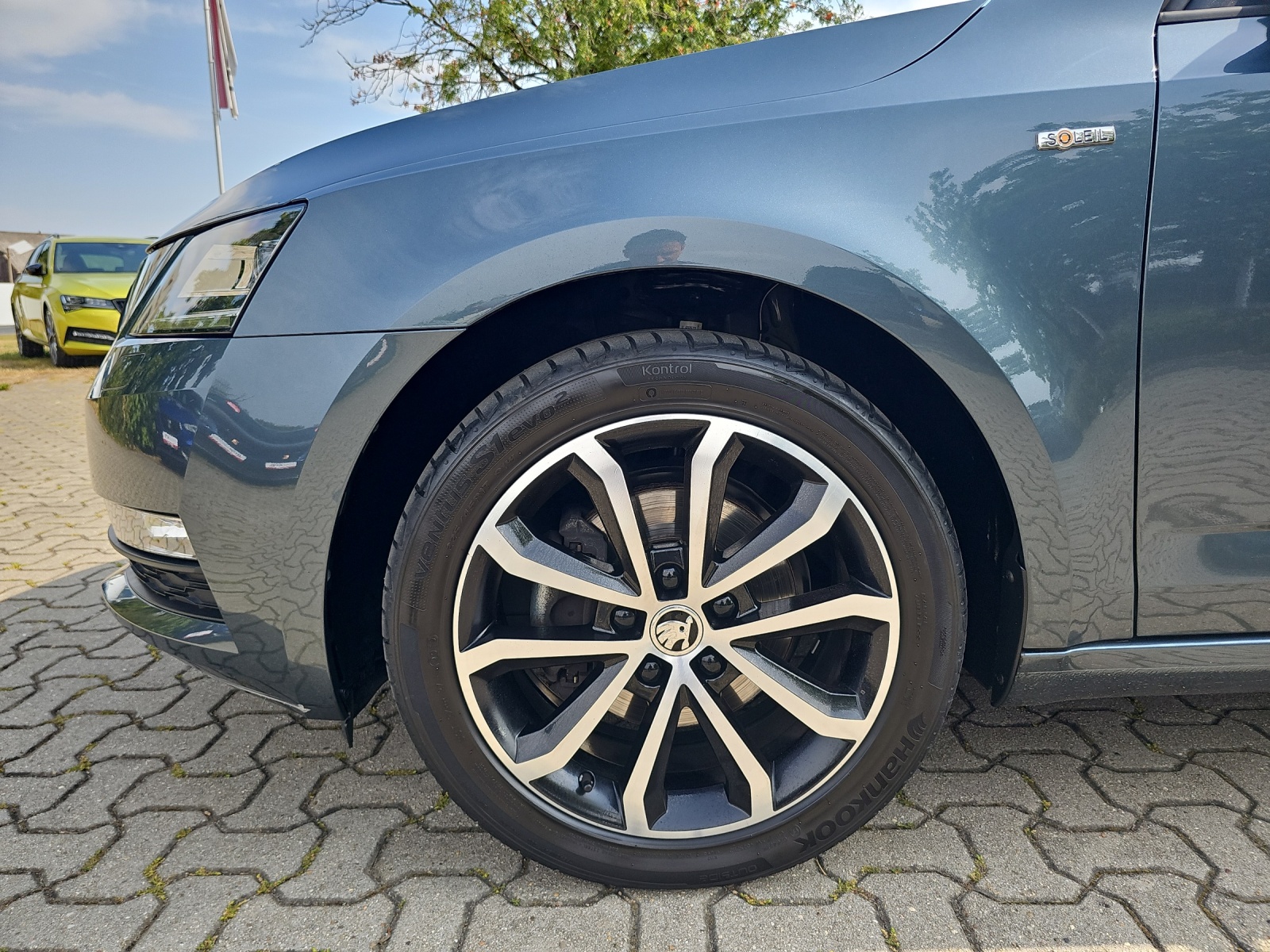 Fahrzeugabbildung SKODA Octavia Combi 1.5TSI DSG Soleil LED Climatronic PDC SHZ