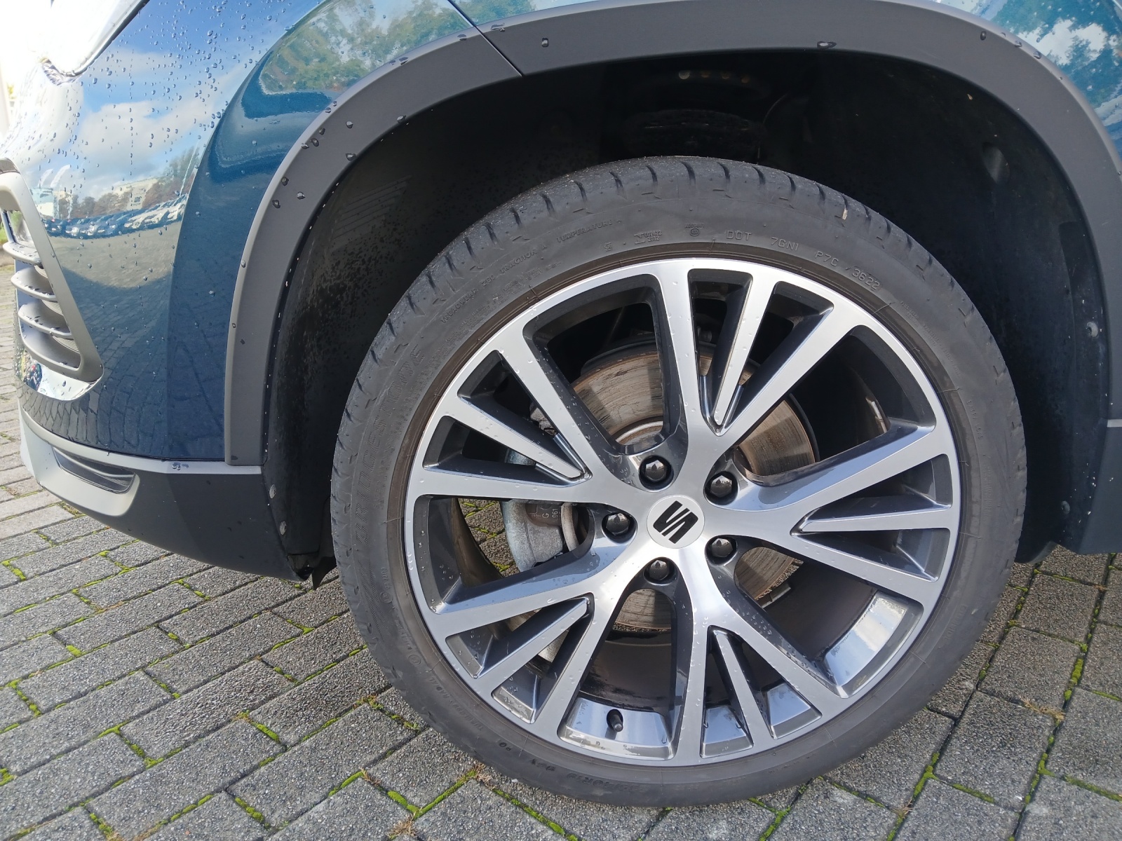 Fahrzeugabbildung SEAT Ateca TSI Xperience DSG LED AID ACC RFK SH