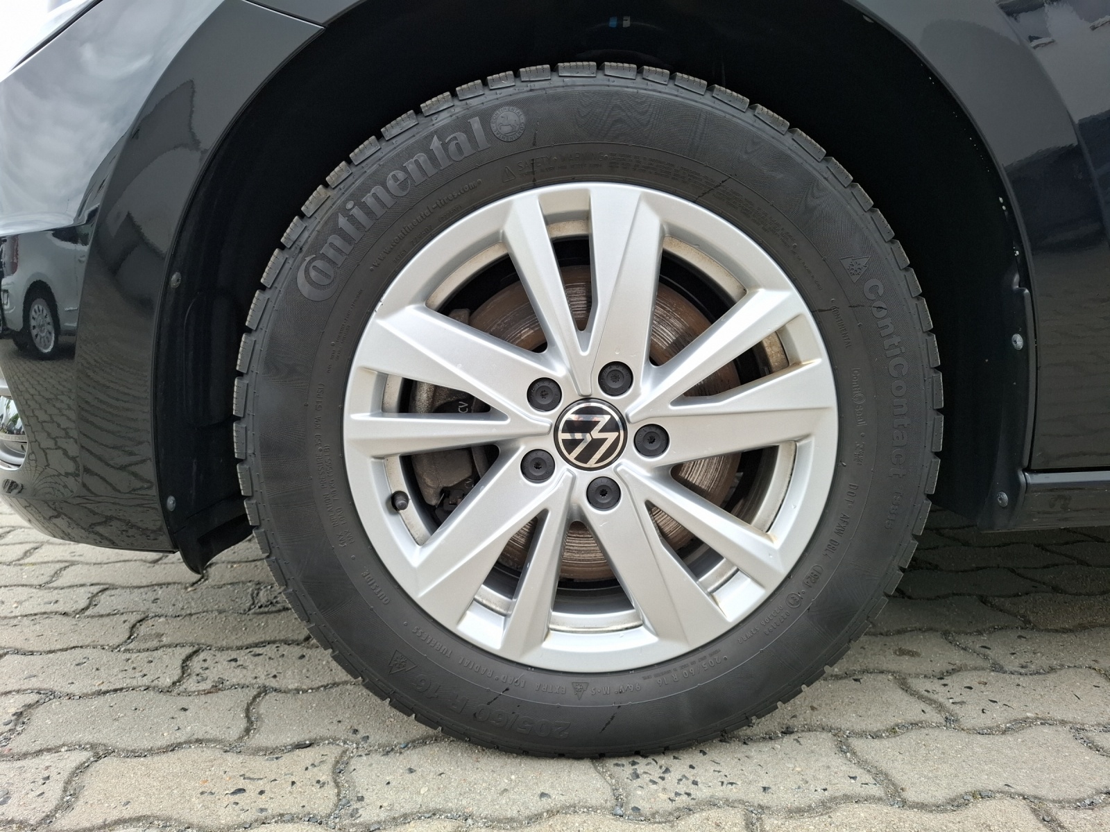Fahrzeugabbildung Volkswagen Touran TSI Comfortline 7-Si Navi AID ACC PDC SH LM